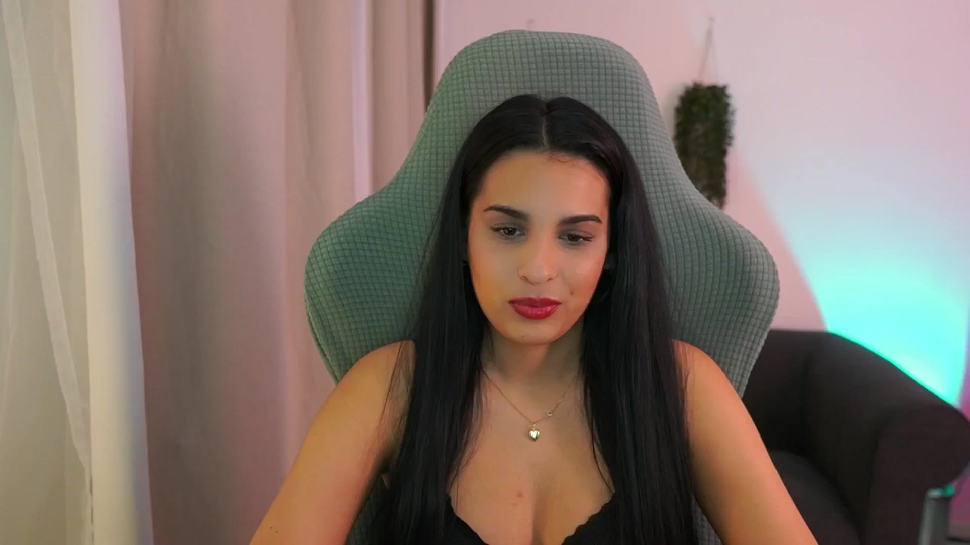 Gallery image thumbnail from Mila_denver's myfreecams stream on, 02/04/2025, 11:45 image 19 of 20