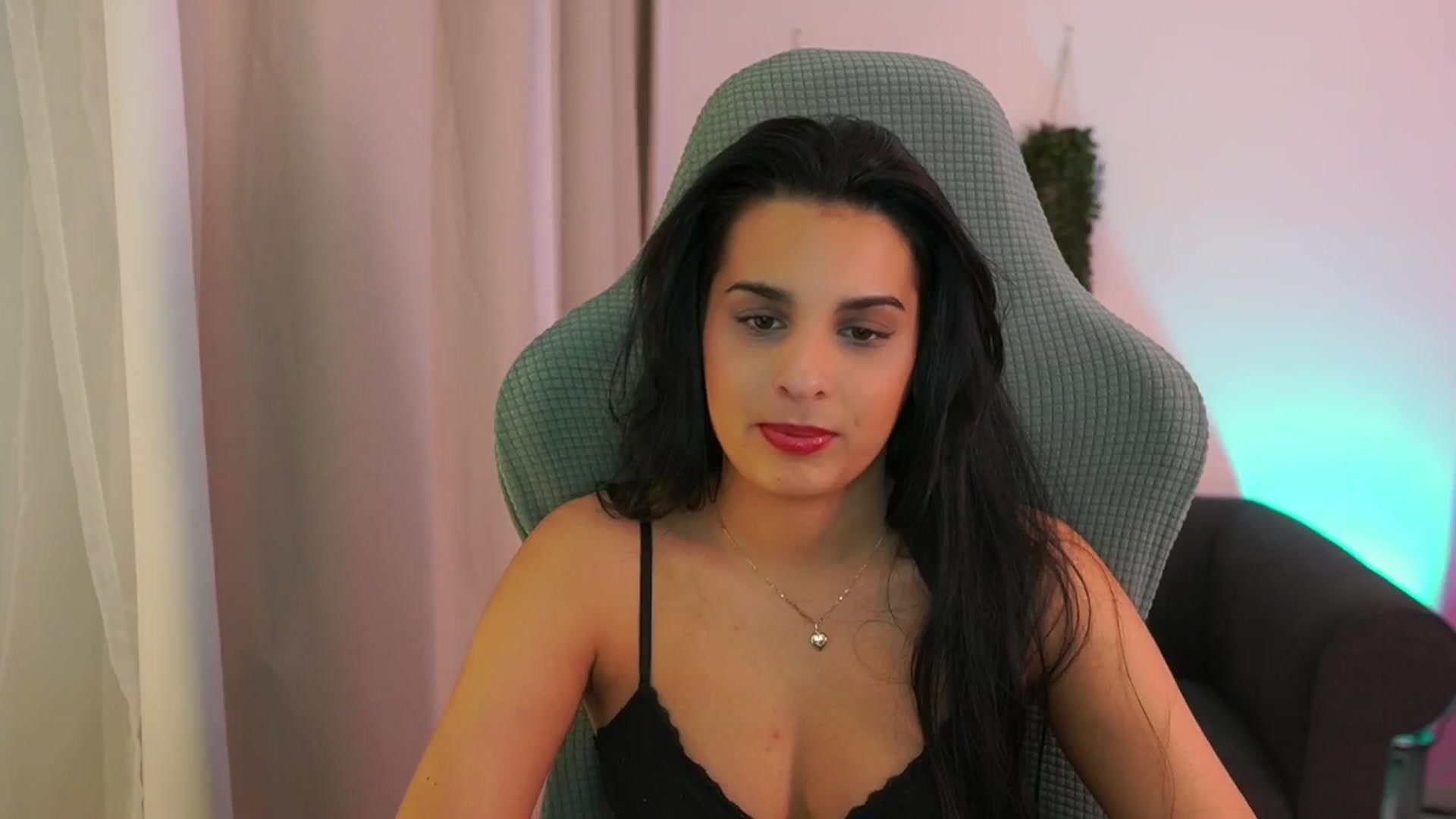 Gallery image thumbnail from Mila_denver's myfreecams stream on, 02/04/2025, 13:37 image 15 of 20