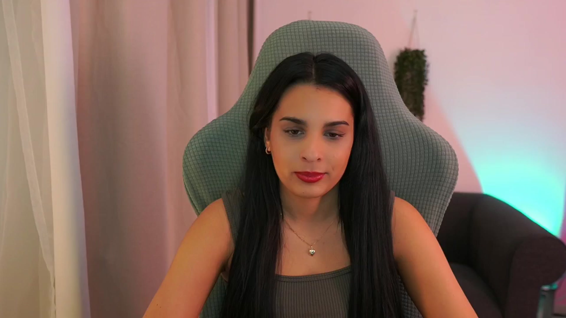 Gallery image thumbnail from Mila_denver's myfreecams stream on, 02/04/2025, 13:37 image 1 of 20