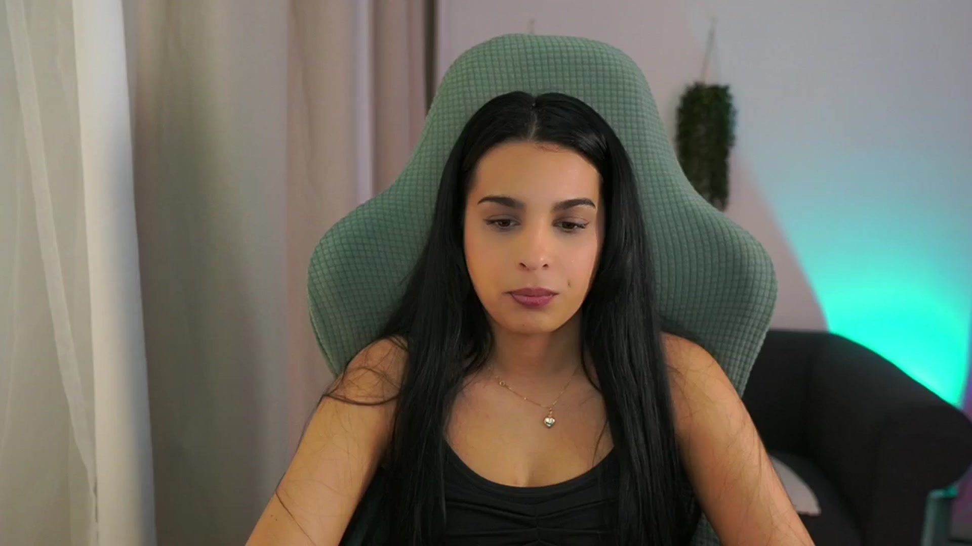 Gallery image thumbnail from Mila_denver's myfreecams stream on, 02/05/2025, 11:36 image 11 of 20