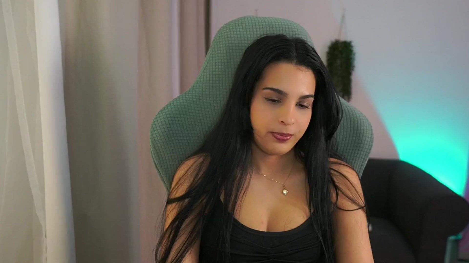 Gallery image thumbnail from Mila_denver's myfreecams stream on, 02/05/2025, 11:36 image 4 of 20