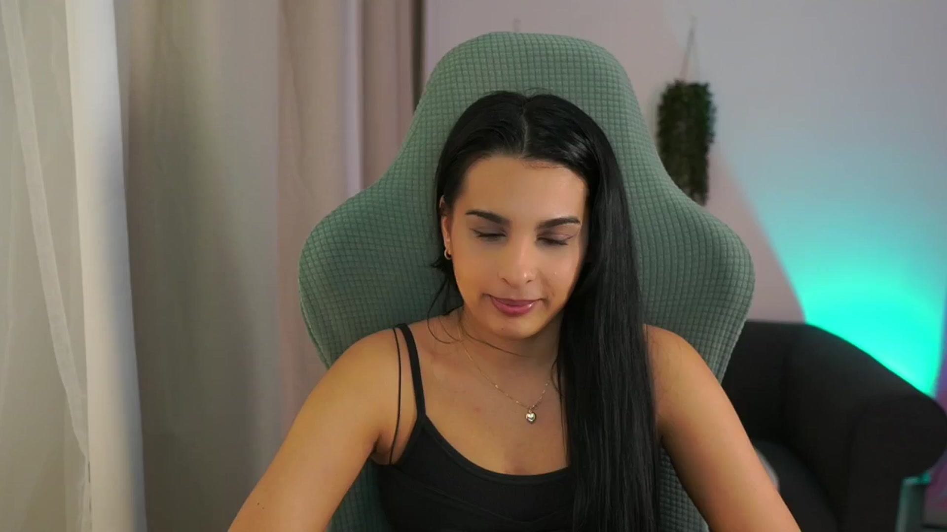 Gallery image thumbnail from Mila_denver's myfreecams stream on, 02/05/2025, 14:08 image 8 of 20