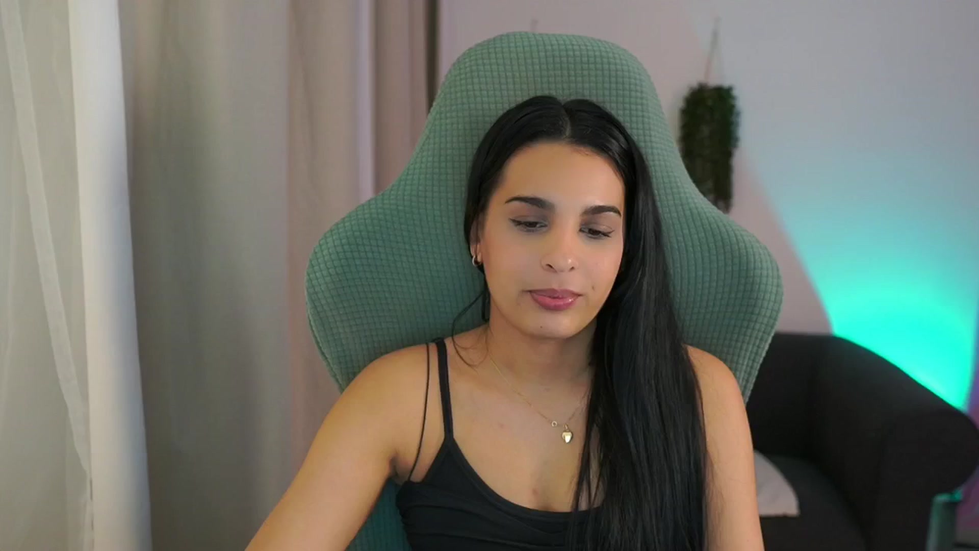 Gallery image thumbnail from Mila_denver's myfreecams stream on, 02/05/2025, 14:08 image 18 of 20