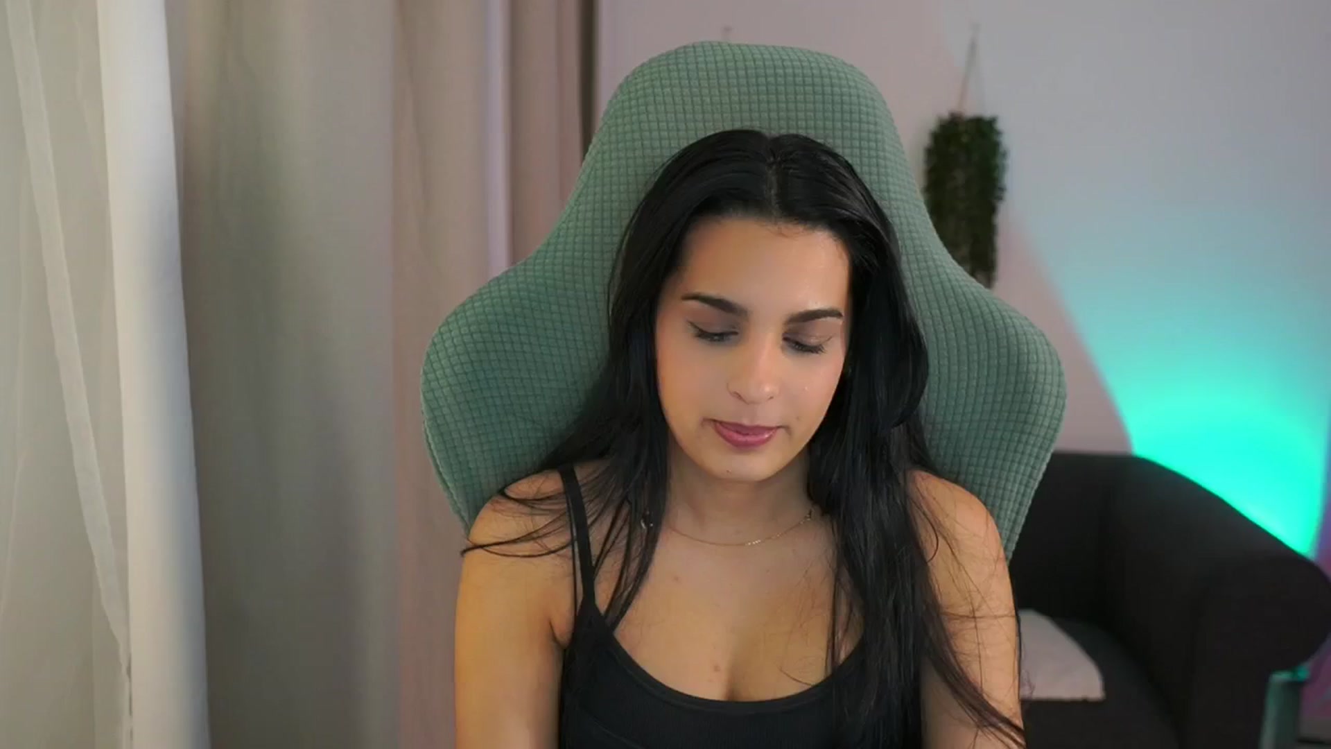 Gallery image thumbnail from Mila_denver's myfreecams stream on, 02/05/2025, 14:08 image 4 of 20