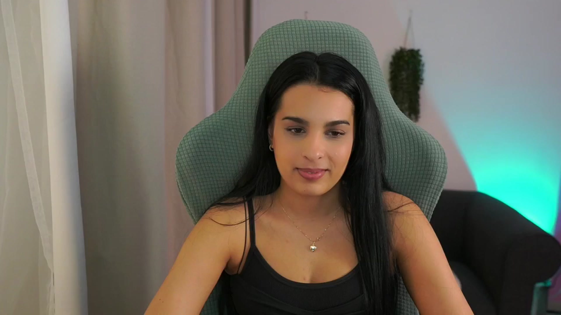 Gallery image thumbnail from Mila_denver's myfreecams stream on, 02/05/2025, 14:08 image 10 of 20