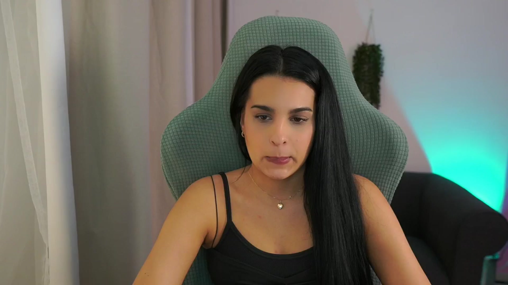 Gallery image thumbnail from Mila_denver's myfreecams stream on, 02/05/2025, 14:08 image 13 of 20