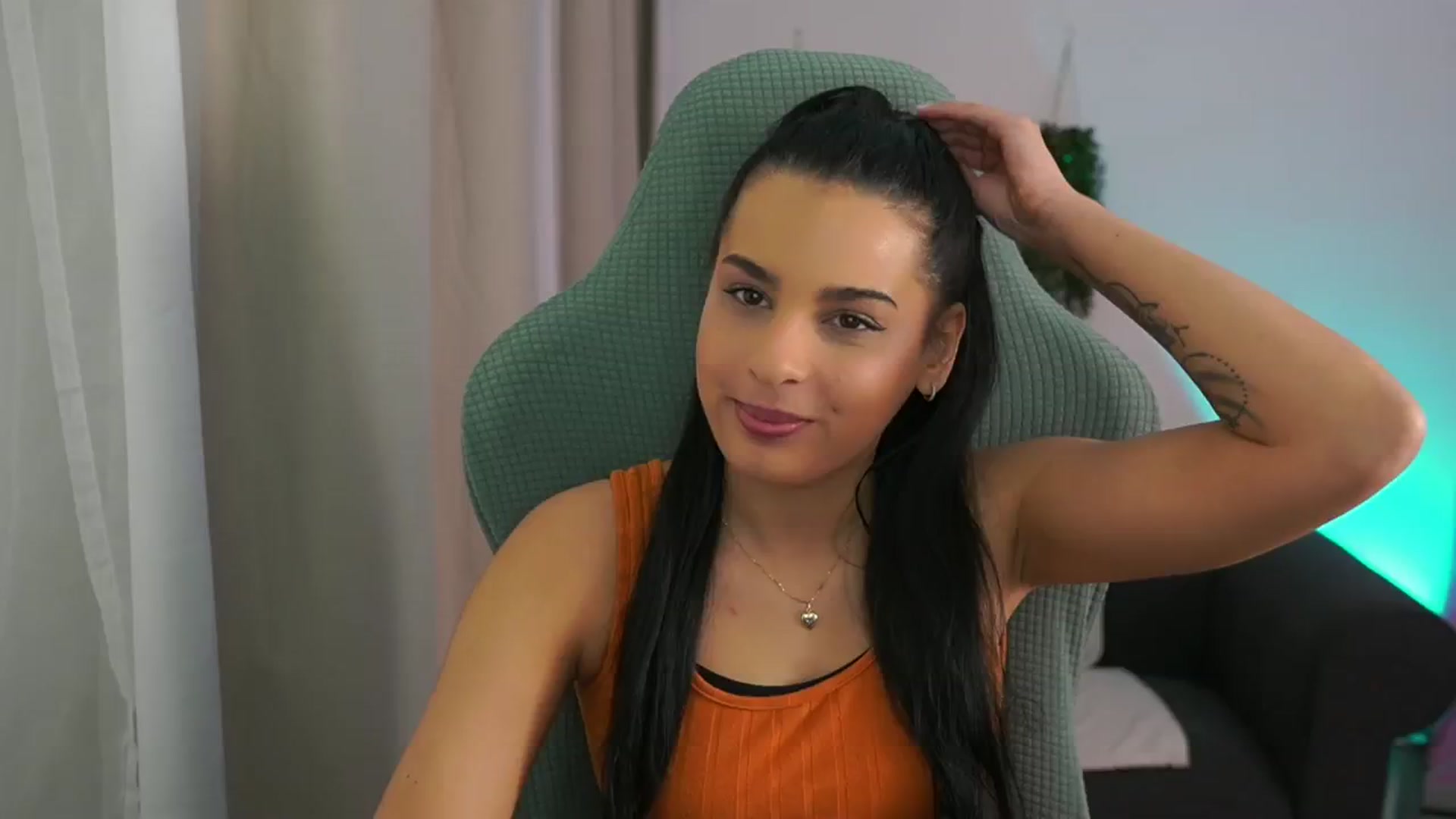 Gallery image thumbnail from Mila_denver's myfreecams stream on, 02/06/2025, 11:46 image 5 of 20