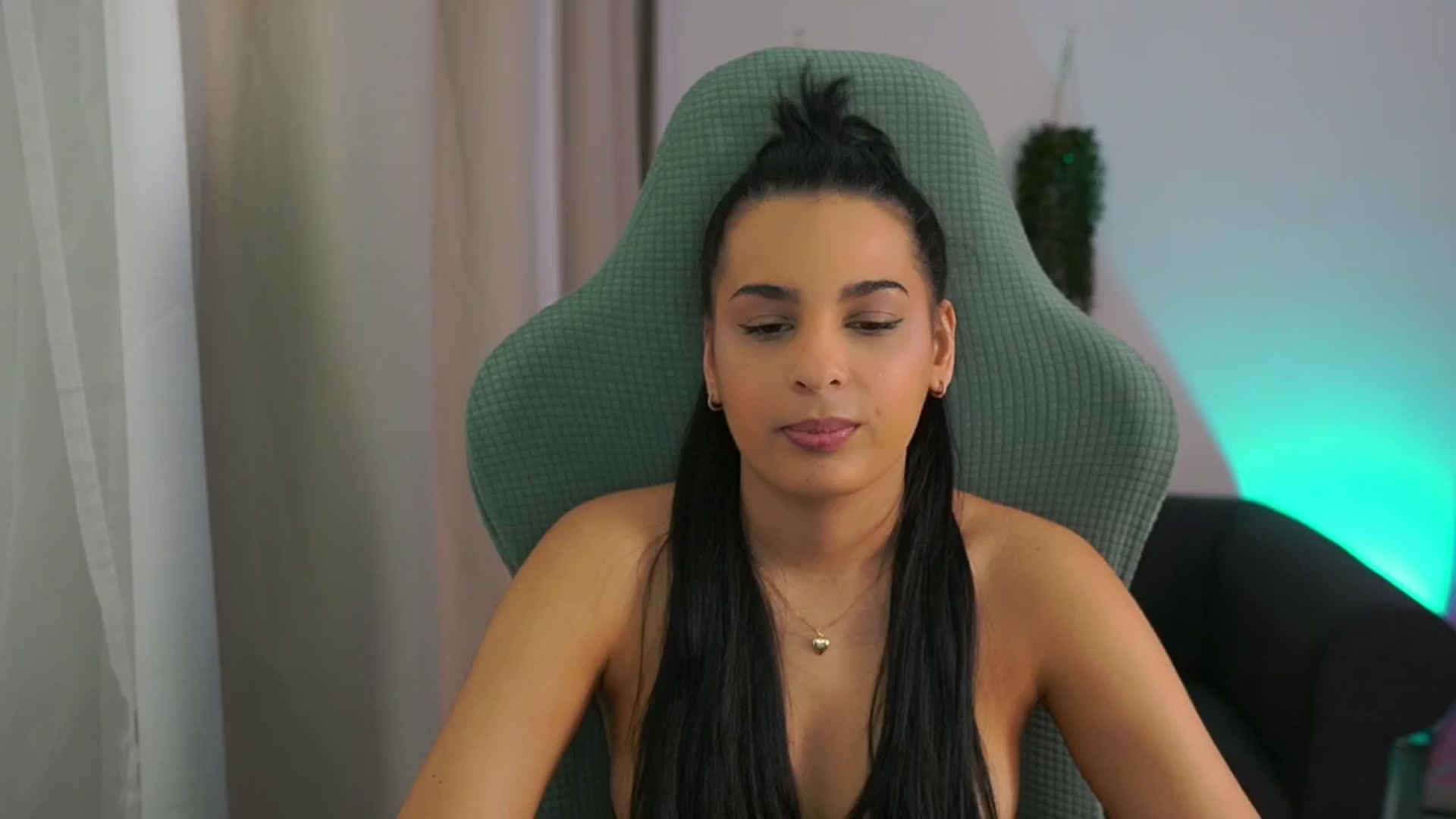 Gallery image thumbnail from Mila_denver's myfreecams stream on, 02/06/2025, 11:46 image 13 of 20