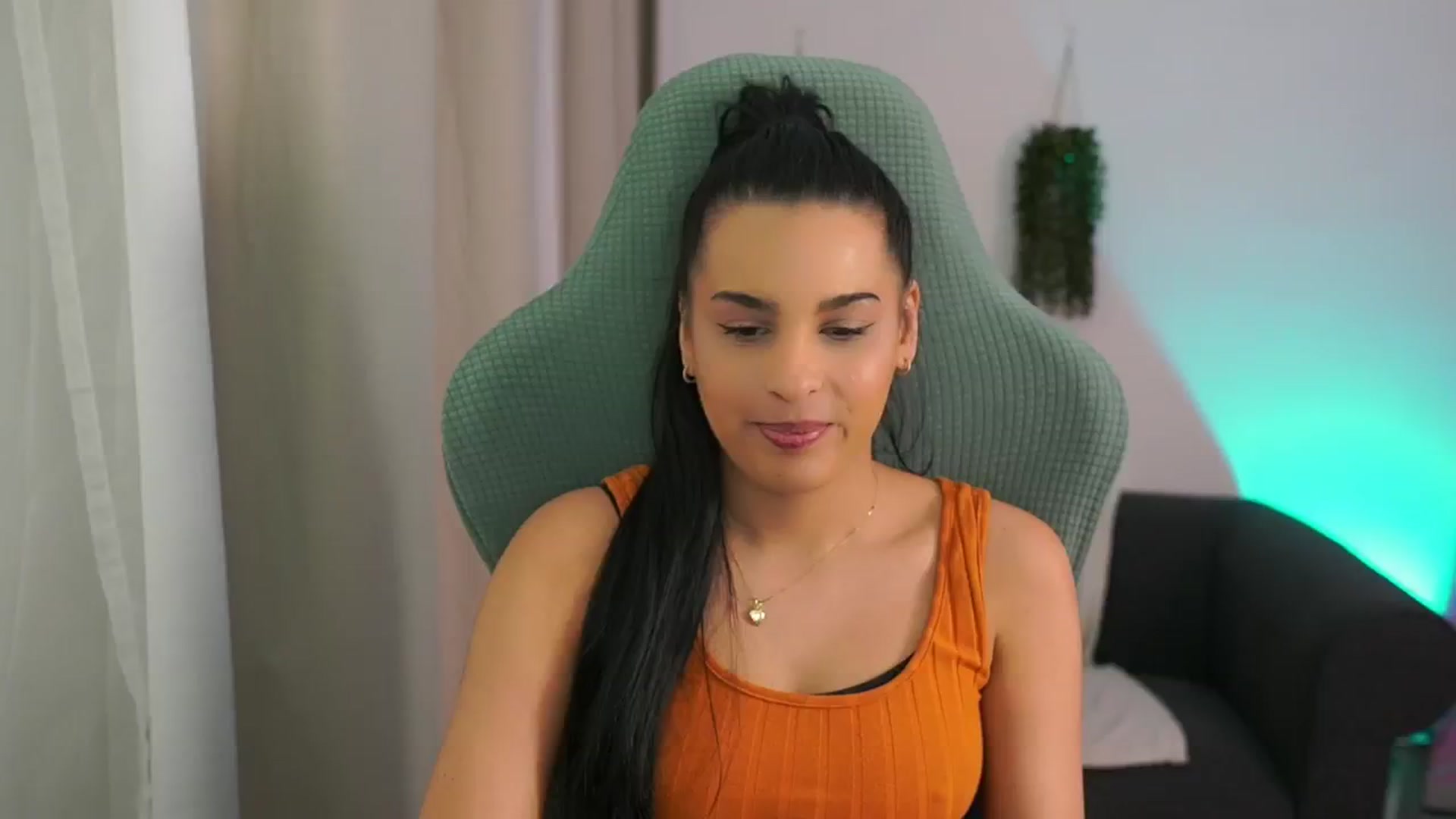 Gallery image thumbnail from Mila_denver's myfreecams stream on, 02/06/2025, 12:43 image 4 of 20