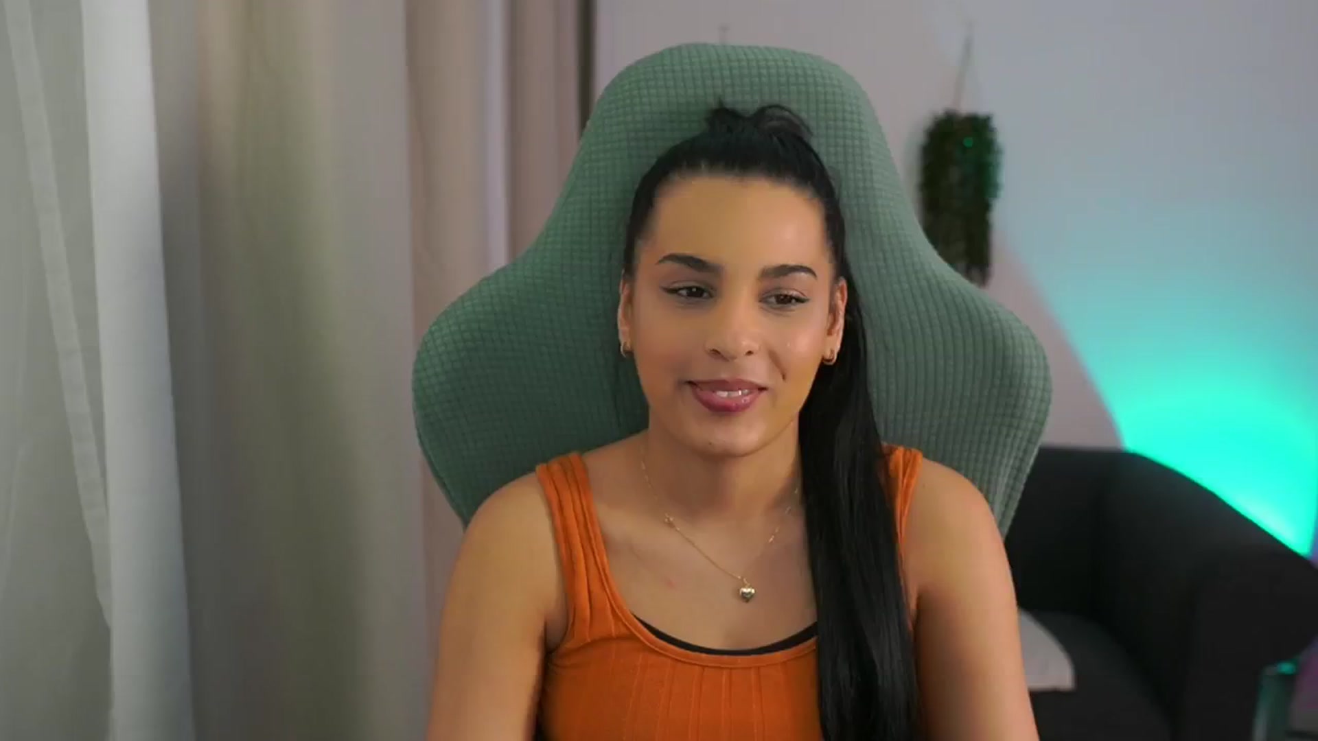Gallery image thumbnail from Mila_denver's myfreecams stream on, 02/06/2025, 13:21 image 3 of 20