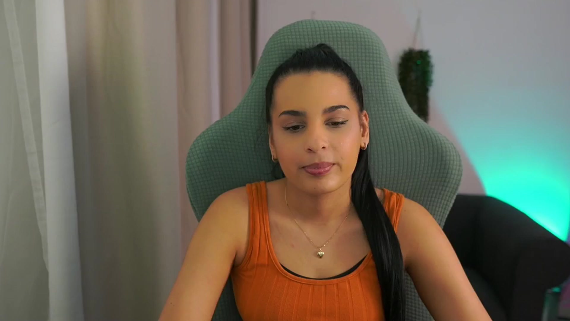 Gallery image thumbnail from Mila_denver's myfreecams stream on, 02/06/2025, 14:12 image 12 of 20