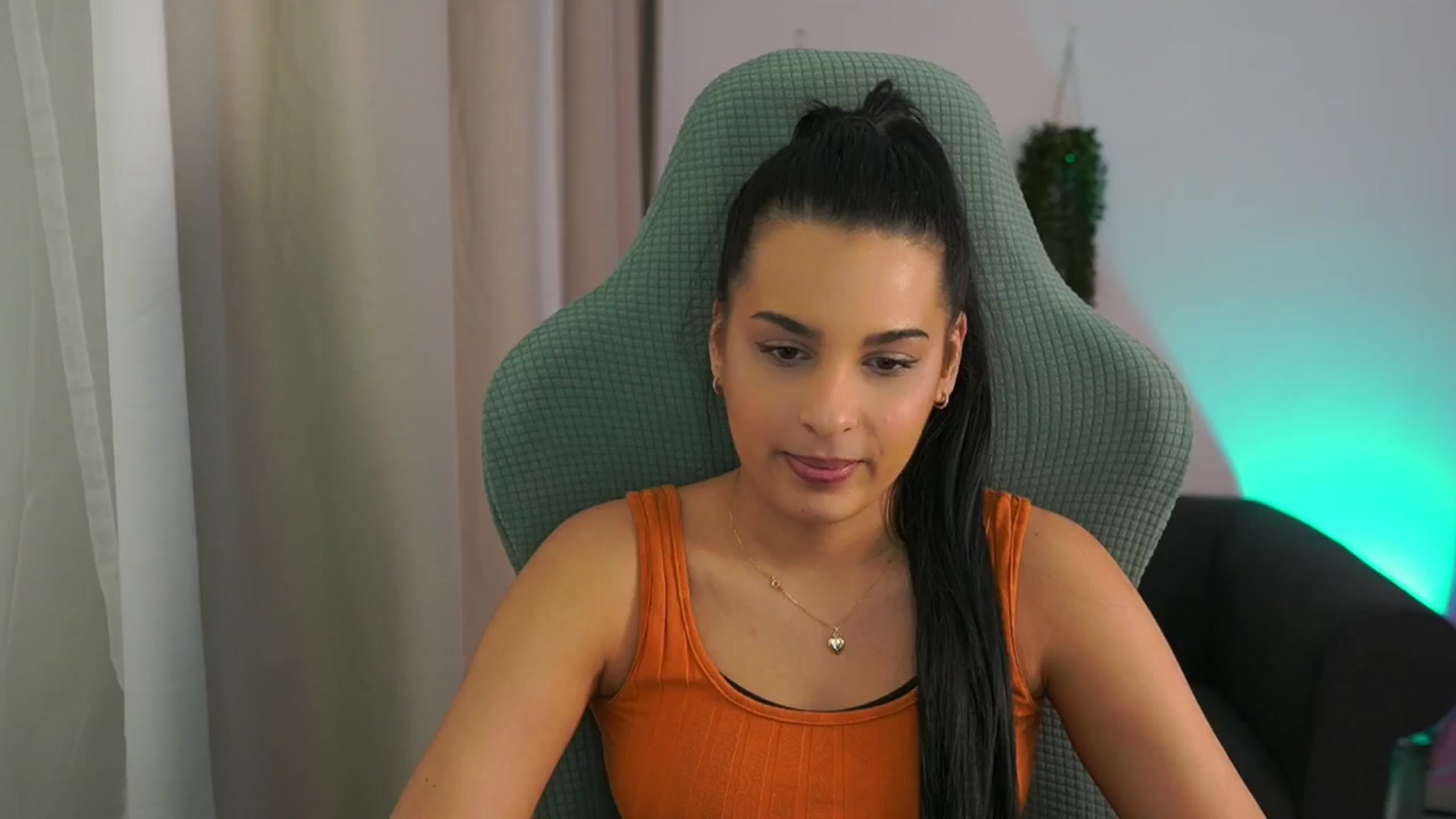 Gallery image thumbnail from Mila_denver's myfreecams stream on, 02/06/2025, 14:12 image 10 of 20