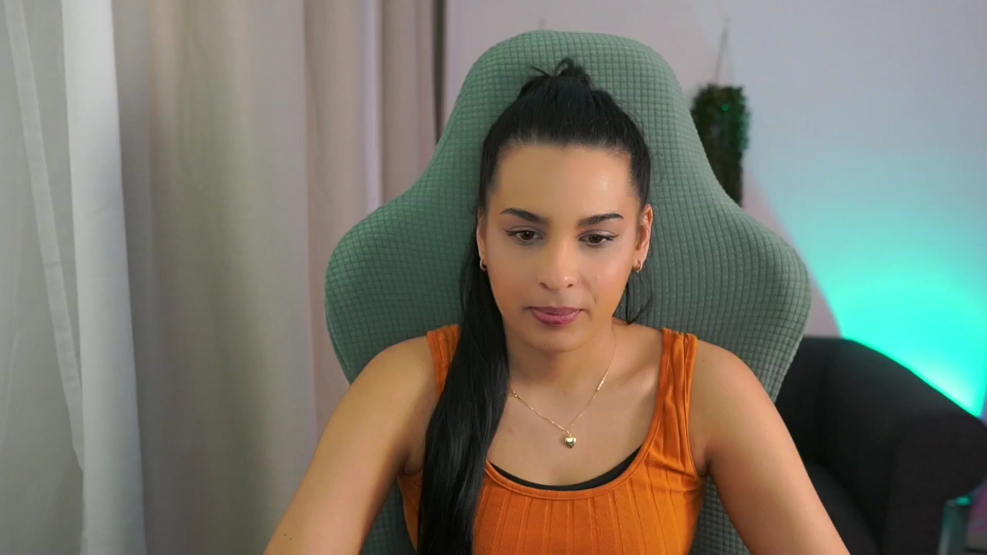 Gallery image thumbnail from Mila_denver's myfreecams stream on, 02/06/2025, 14:12 image 7 of 20