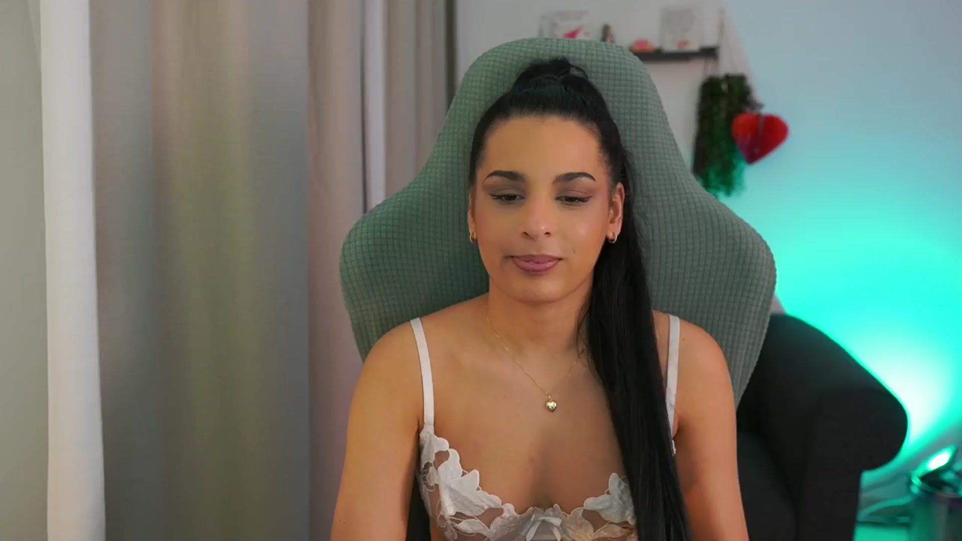 Gallery image thumbnail from Mila_denver's myfreecams stream on, 02/16/2025, 16:34 image 12 of 20