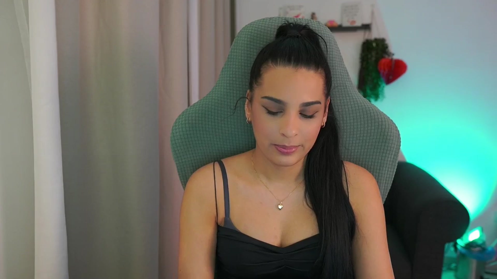 Gallery image thumbnail from Mila_denver's myfreecams stream on, 02/17/2025, 11:31 image 10 of 20
