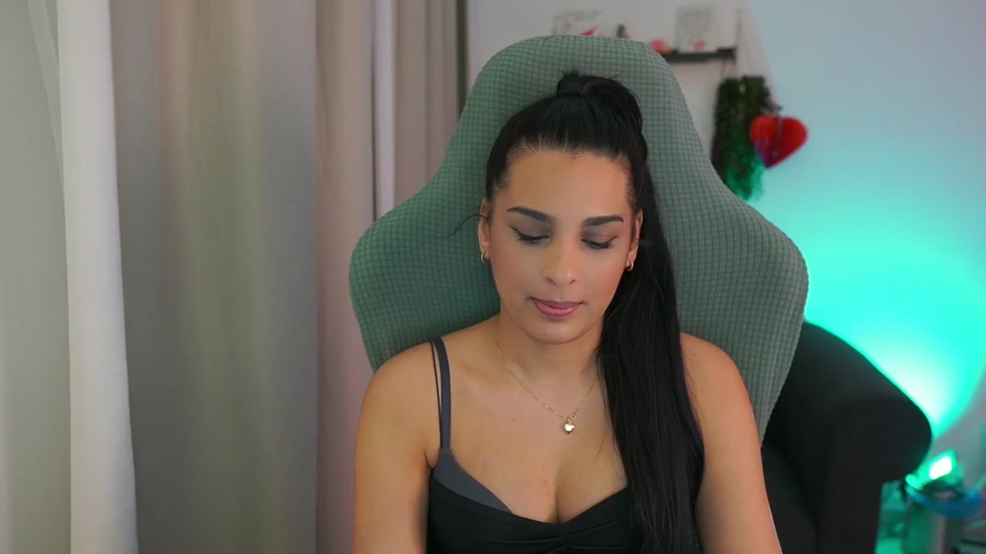 Gallery image thumbnail from Mila_denver's myfreecams stream on, 02/17/2025, 11:31 image 18 of 20