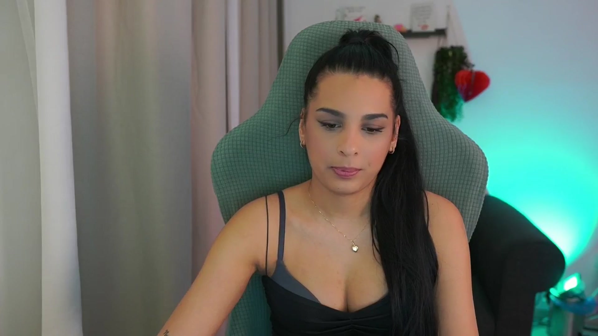Gallery image thumbnail from Mila_denver's myfreecams stream on, 02/17/2025, 11:31 image 11 of 20