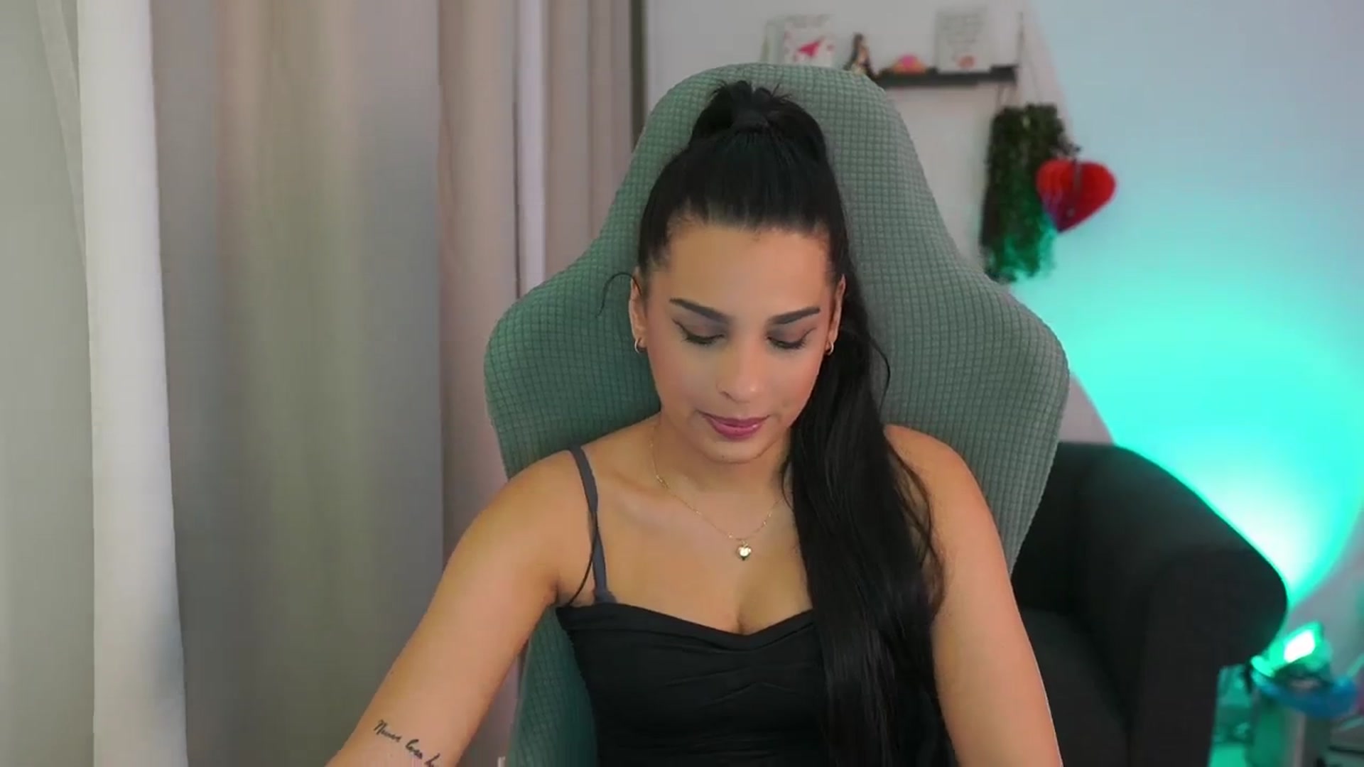 Gallery image thumbnail from Mila_denver's myfreecams stream on, 02/17/2025, 11:31 image 3 of 20