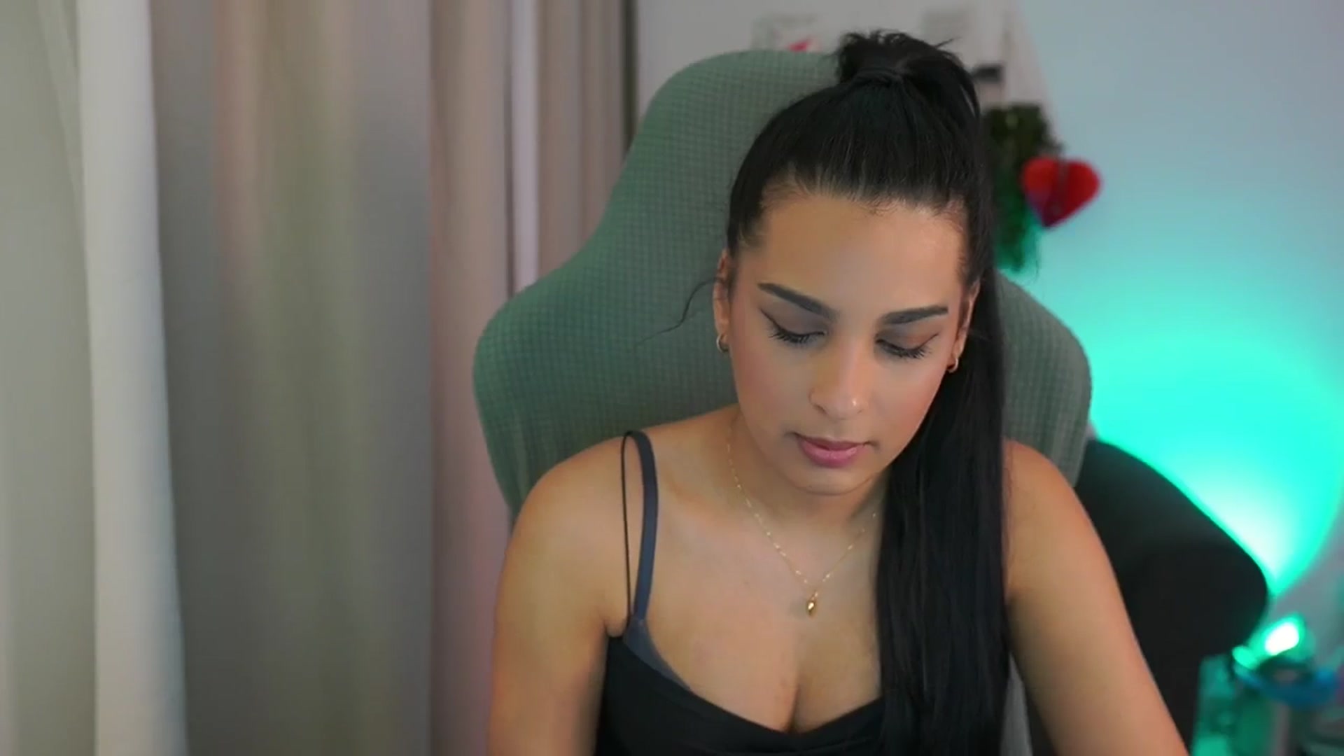 Gallery image thumbnail from Mila_denver's myfreecams stream on, 02/17/2025, 11:31 image 15 of 20