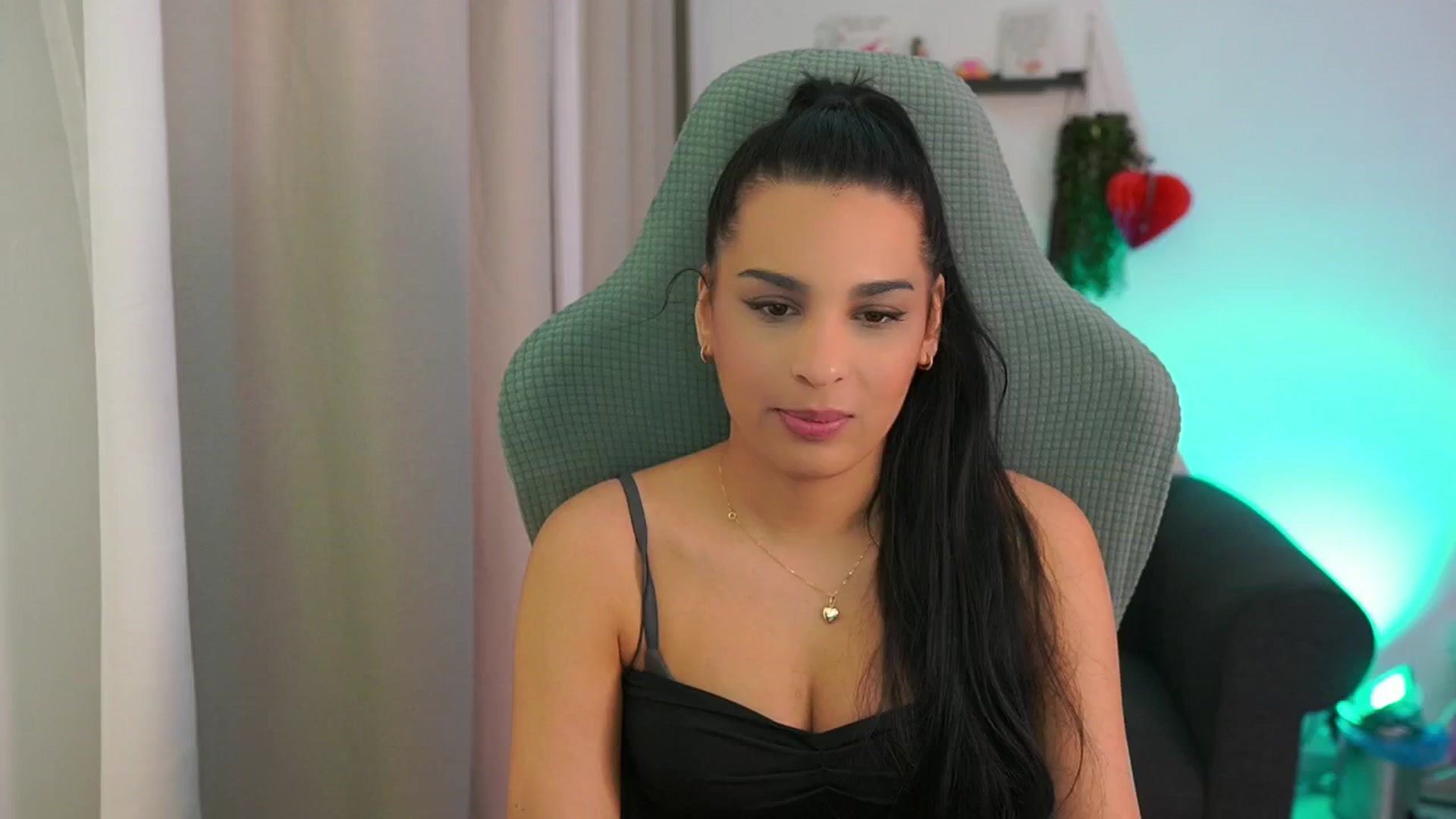 Gallery image thumbnail from Mila_denver's myfreecams stream on, 02/17/2025, 11:31 image 1 of 20