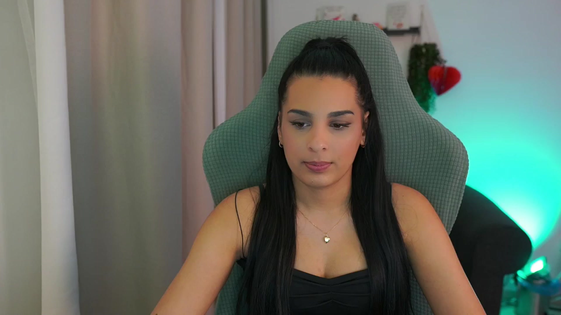 Gallery image thumbnail from Mila_denver's myfreecams stream on, 02/17/2025, 12:52 image 18 of 20