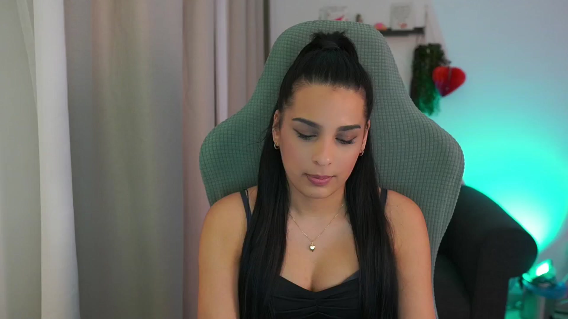 Gallery image thumbnail from Mila_denver's myfreecams stream on, 02/17/2025, 12:52 image 7 of 20