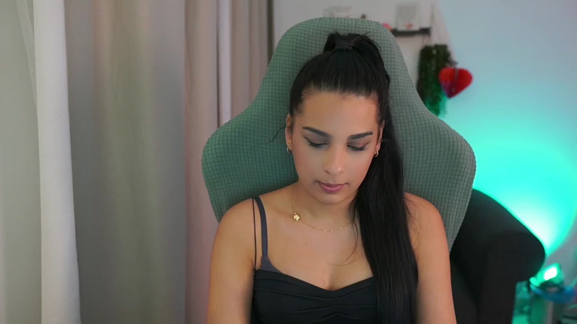 Gallery image thumbnail from Mila_denver's myfreecams stream on, 02/17/2025, 12:52 image 2 of 20