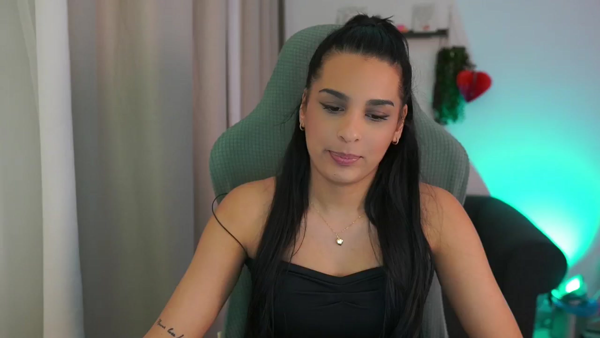 Gallery image thumbnail from Mila_denver's myfreecams stream on, 02/17/2025, 12:52 image 12 of 20