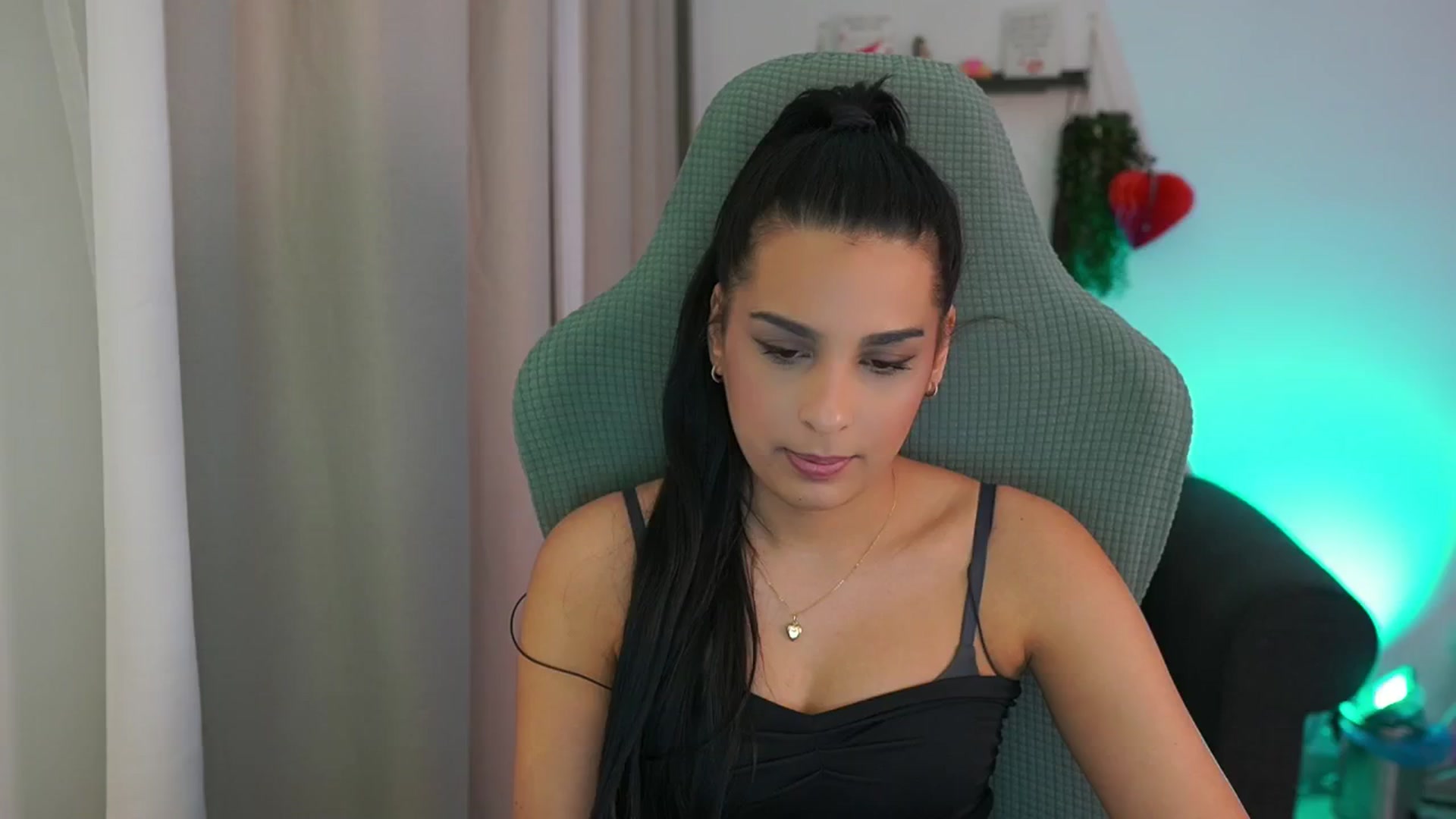 Gallery image thumbnail from Mila_denver's myfreecams stream on, 02/17/2025, 12:52 image 6 of 20