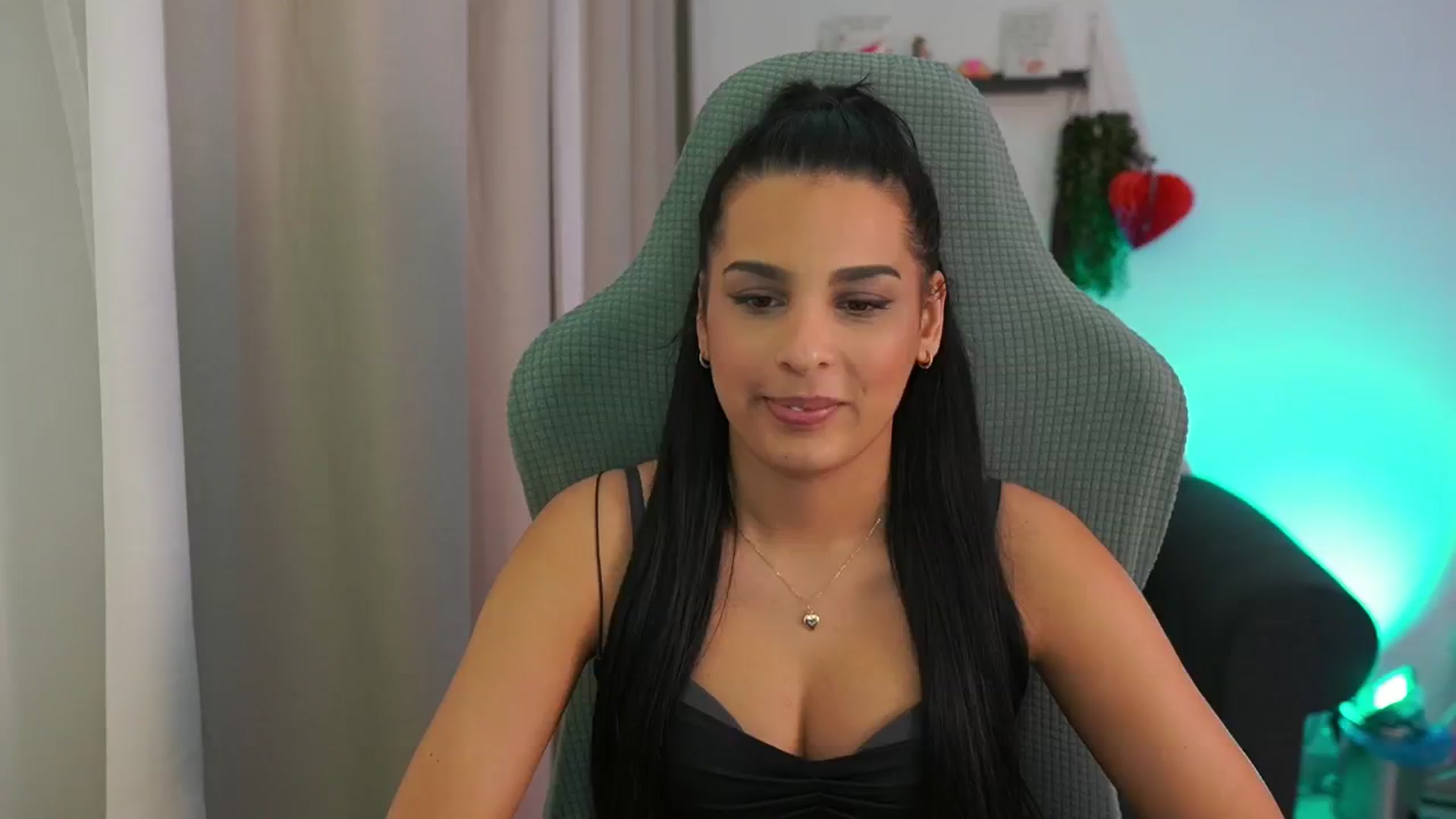 Gallery image thumbnail from Mila_denver's myfreecams stream on, 02/17/2025, 12:52 image 10 of 20