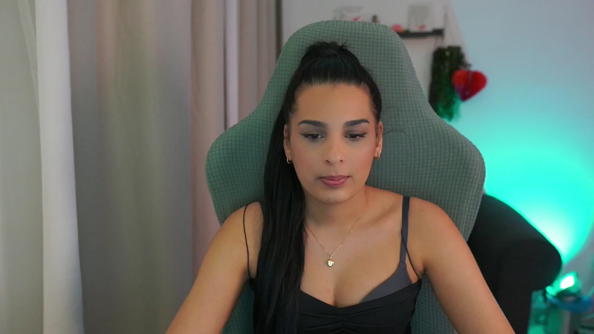 Gallery image thumbnail from Mila_denver's myfreecams stream on, 02/17/2025, 12:52 image 5 of 20