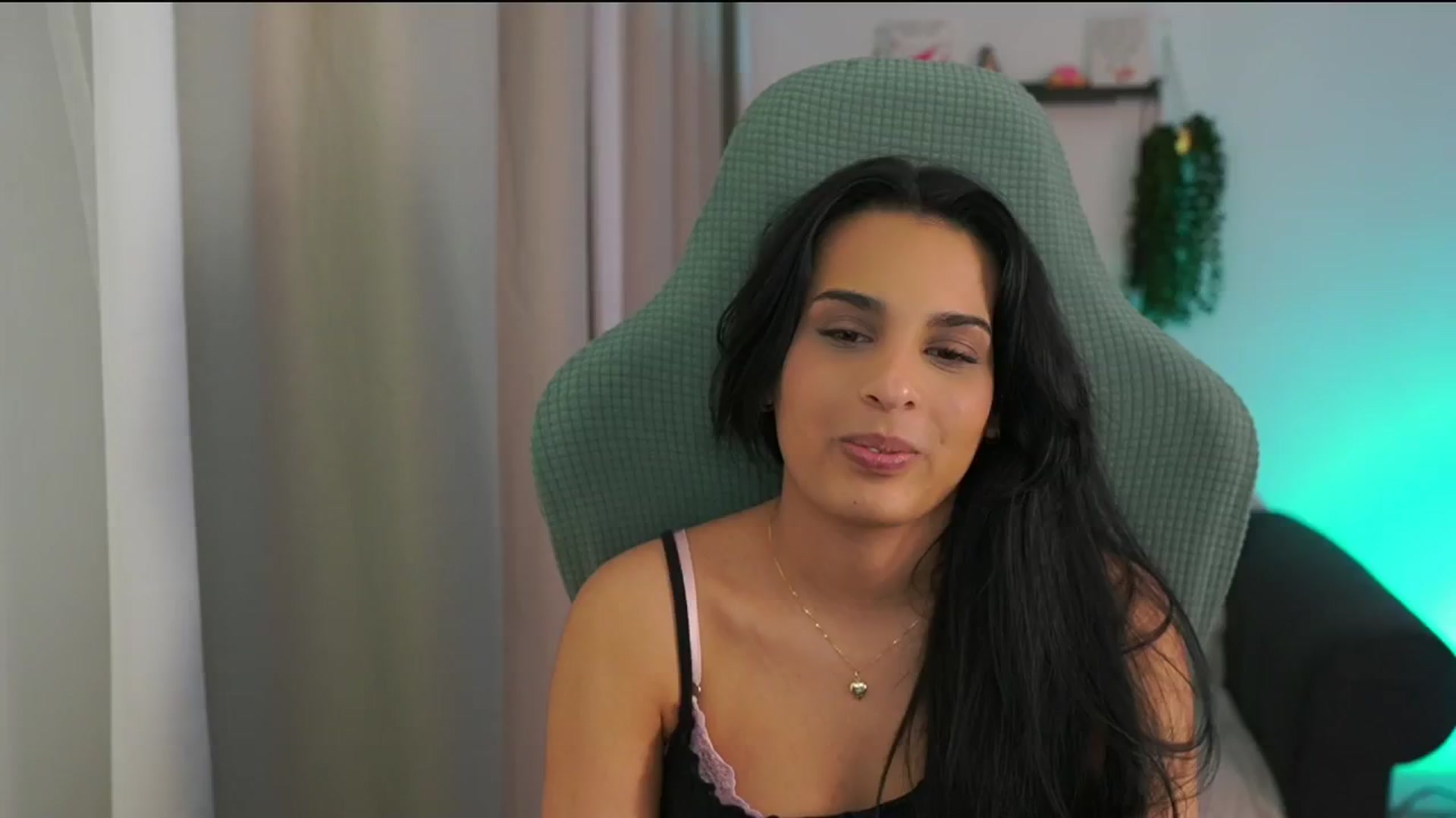 Gallery image thumbnail from Mila_denver's myfreecams stream on, 02/19/2025, 18:07 image 12 of 20