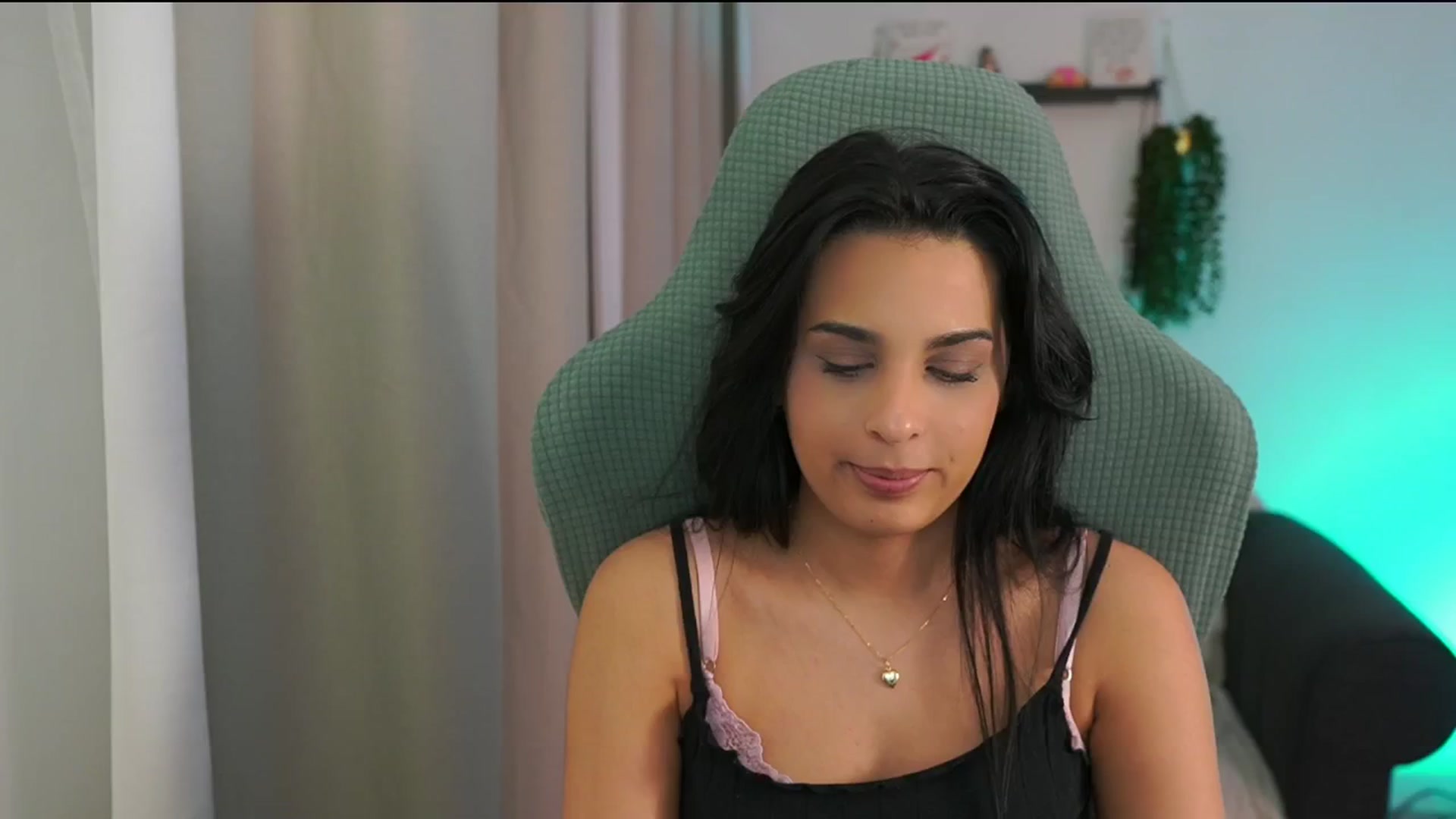 Gallery image thumbnail from Mila_denver's myfreecams stream on, 02/19/2025, 18:07 image 11 of 20