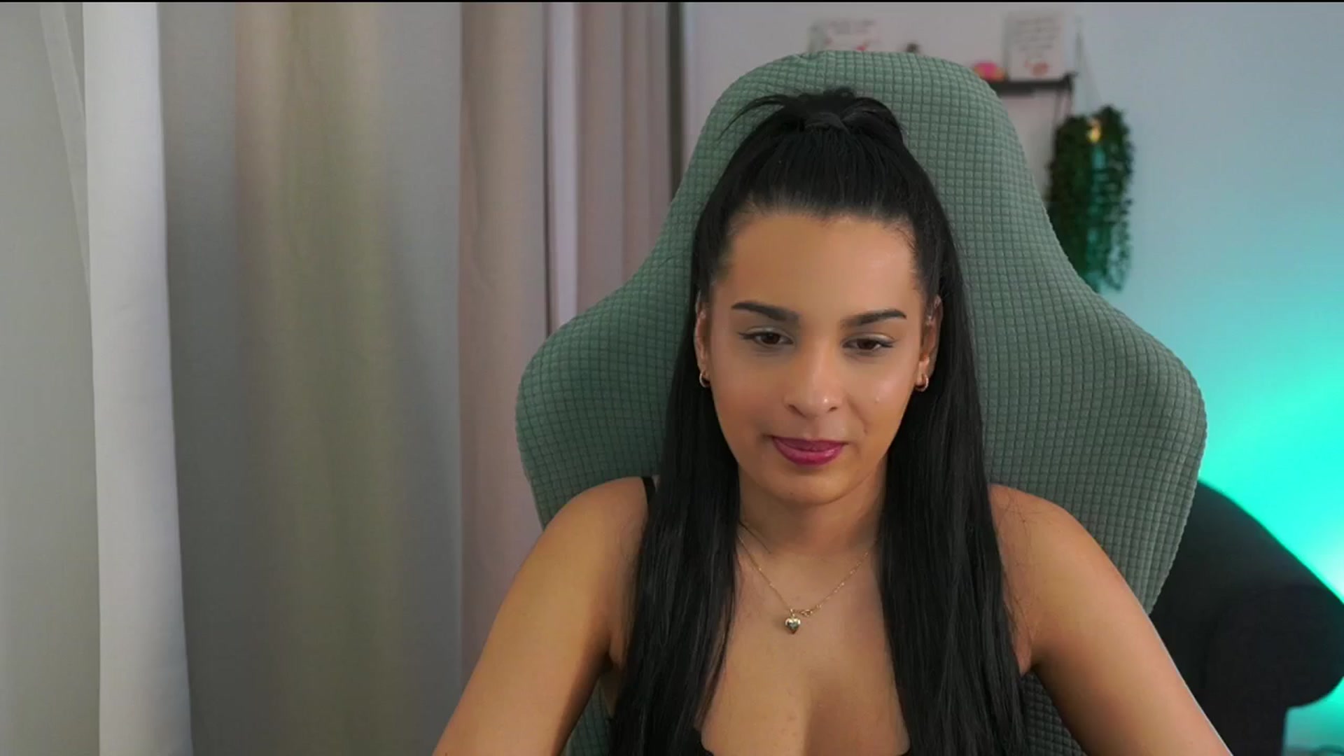 Gallery image thumbnail from Mila_denver's myfreecams stream on, 02/21/2025, 11:26 image 9 of 20