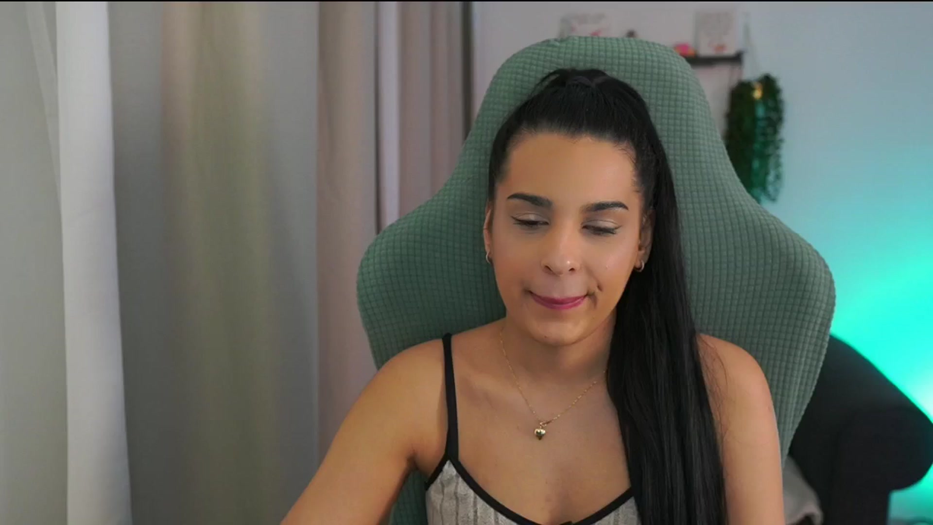 Gallery image thumbnail from Mila_denver's myfreecams stream on, 02/21/2025, 11:26 image 17 of 20