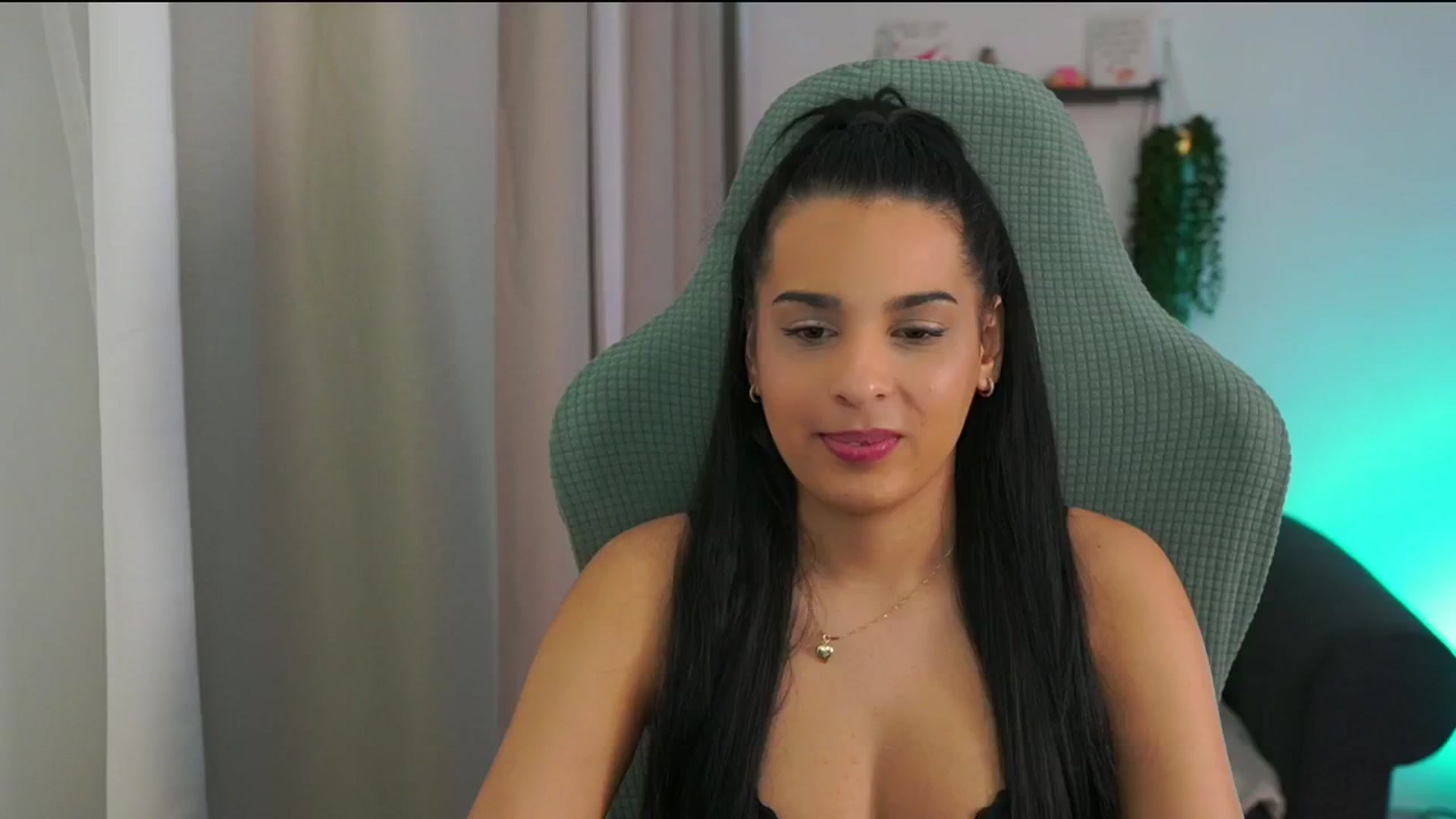 Gallery image thumbnail from Mila_denver's myfreecams stream on, 02/21/2025, 11:26 image 13 of 20