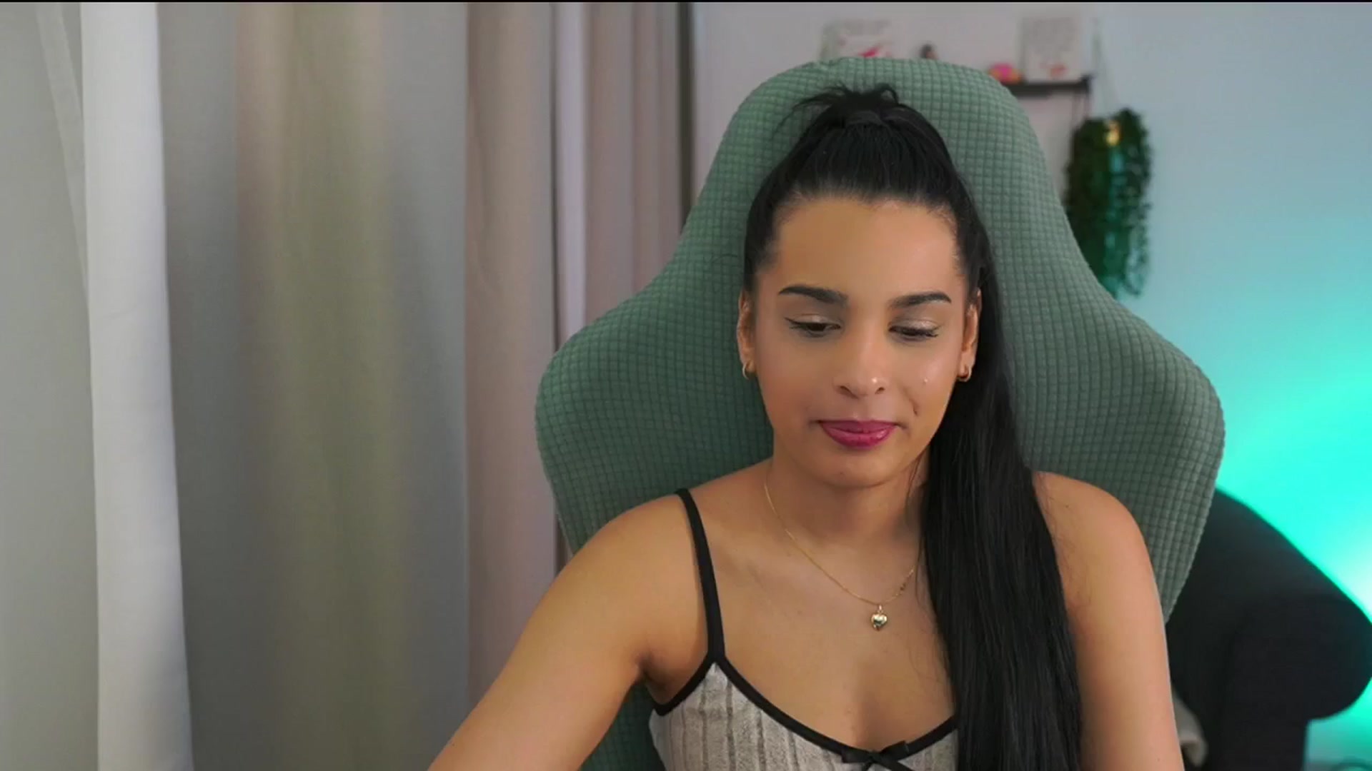 Gallery image thumbnail from Mila_denver's myfreecams stream on, 02/21/2025, 11:26 image 6 of 20