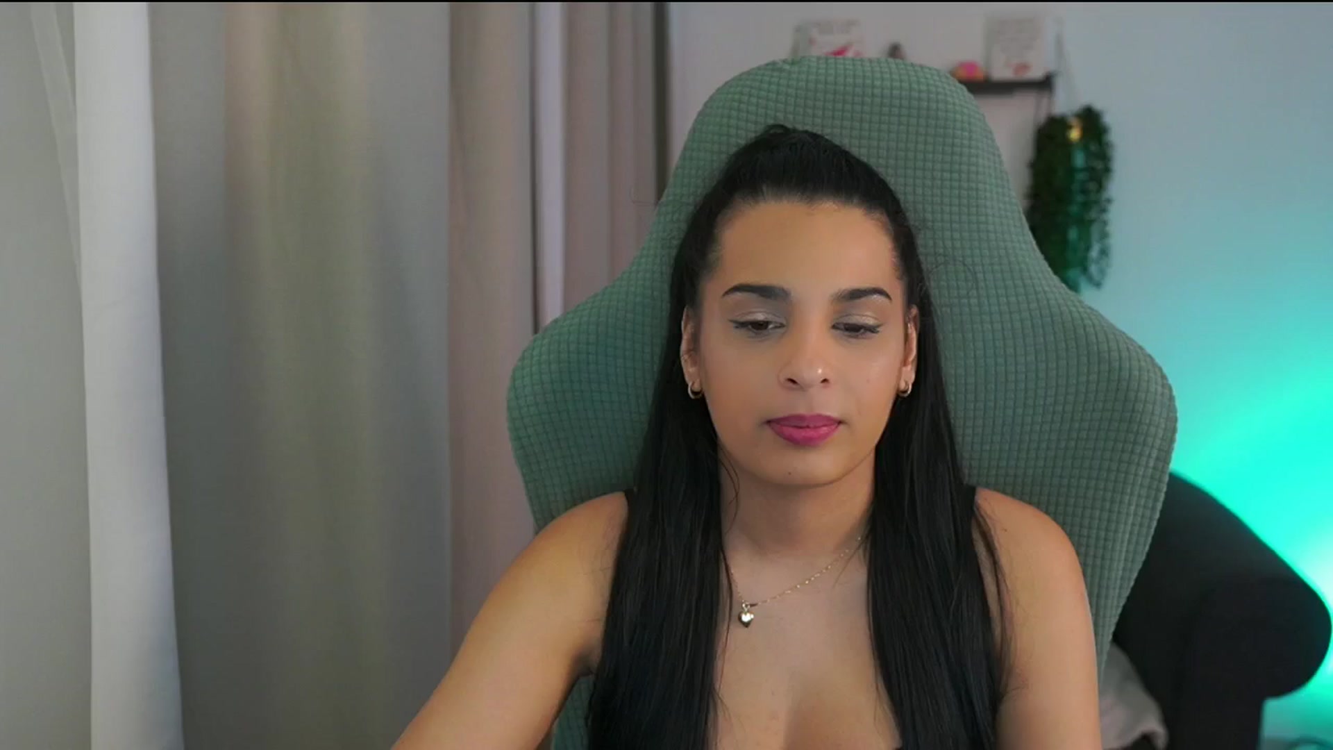 Gallery image thumbnail from Mila_denver's myfreecams stream on, 02/21/2025, 14:11 image 14 of 20