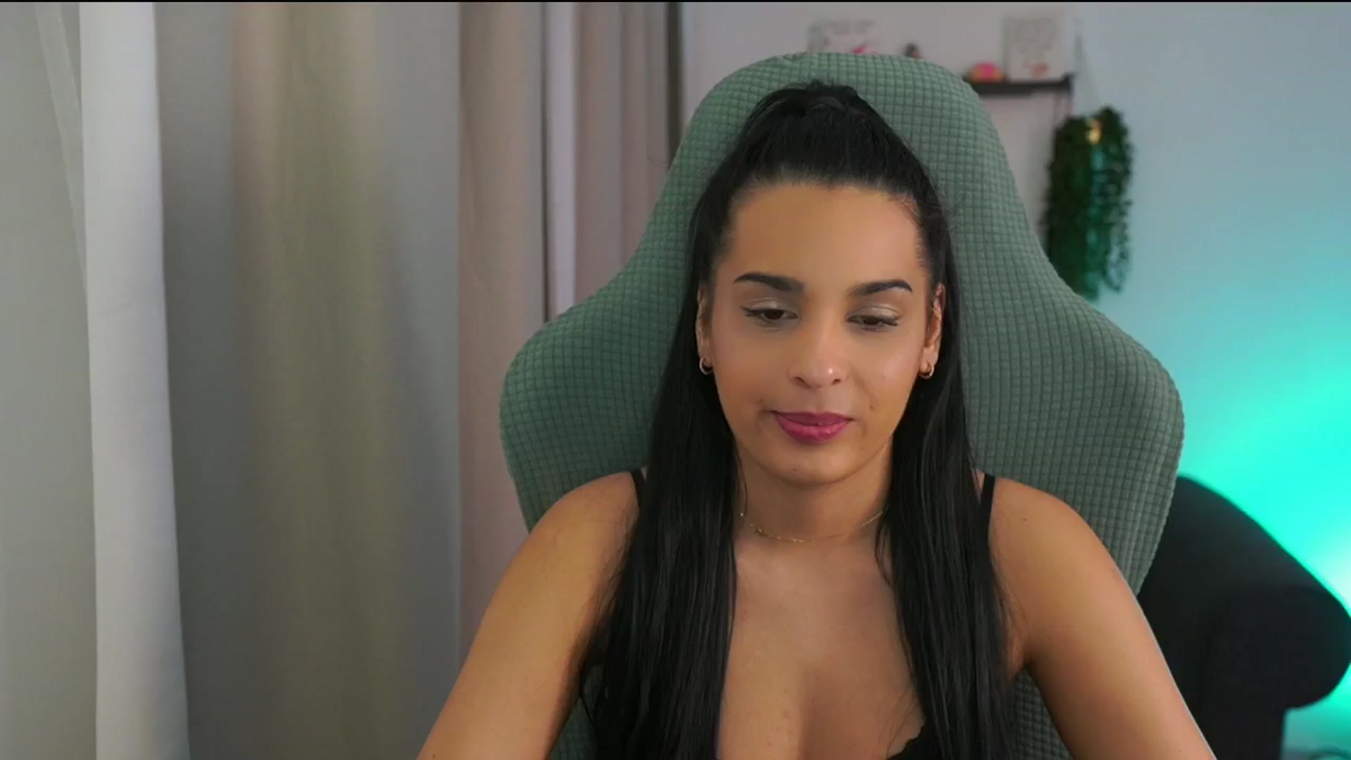 Gallery image thumbnail from Mila_denver's myfreecams stream on, 02/21/2025, 14:11 image 16 of 20