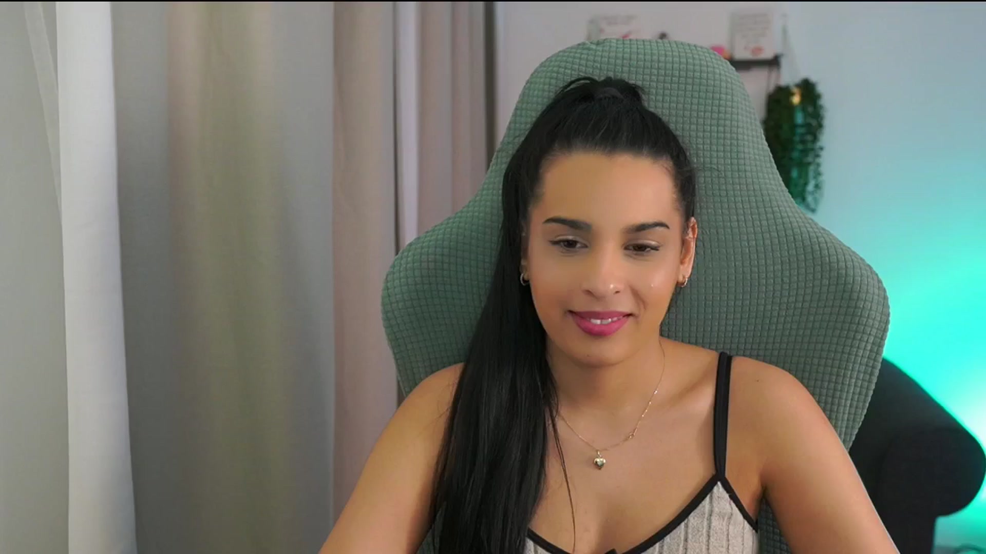 Gallery image thumbnail from Mila_denver's myfreecams stream on, 02/21/2025, 14:11 image 6 of 20