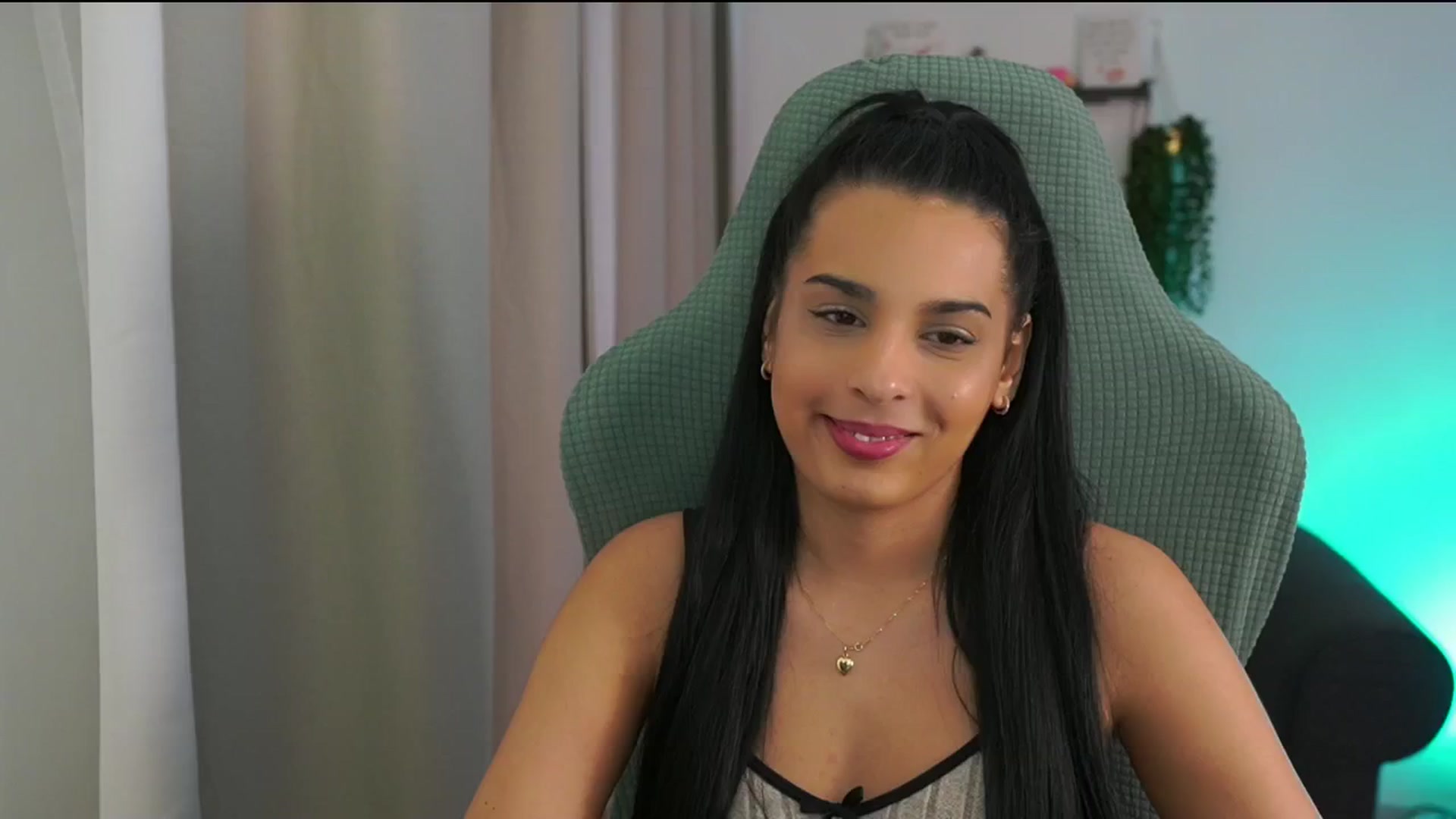 Gallery image thumbnail from Mila_denver's myfreecams stream on, 02/21/2025, 14:11 image 2 of 20