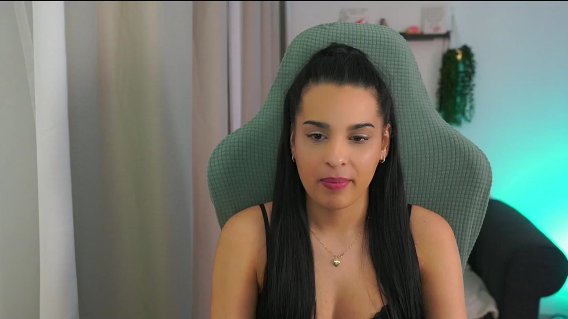 Gallery image thumbnail from Mila_denver's myfreecams stream on, 02/21/2025, 14:11 image 12 of 20