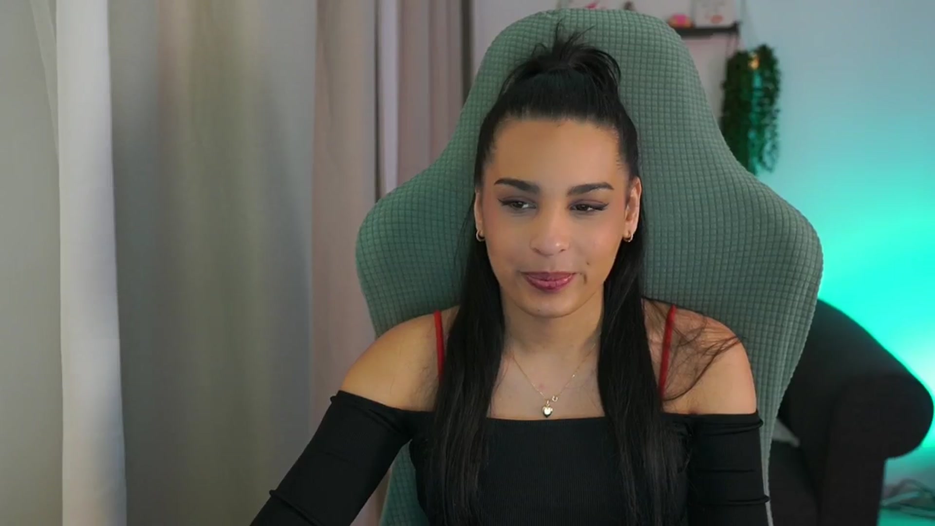 Gallery image thumbnail from Mila_denver's myfreecams stream on, 02/24/2025, 10:24 image 14 of 20