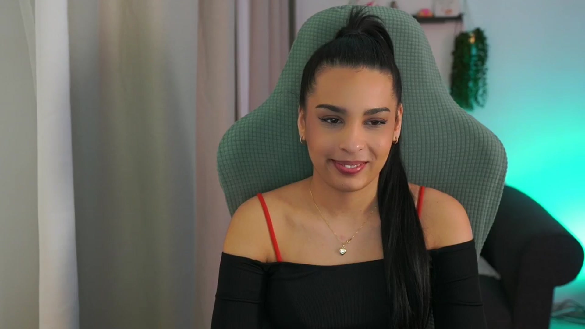 Gallery image thumbnail from Mila_denver's myfreecams stream on, 02/24/2025, 10:24 image 19 of 20
