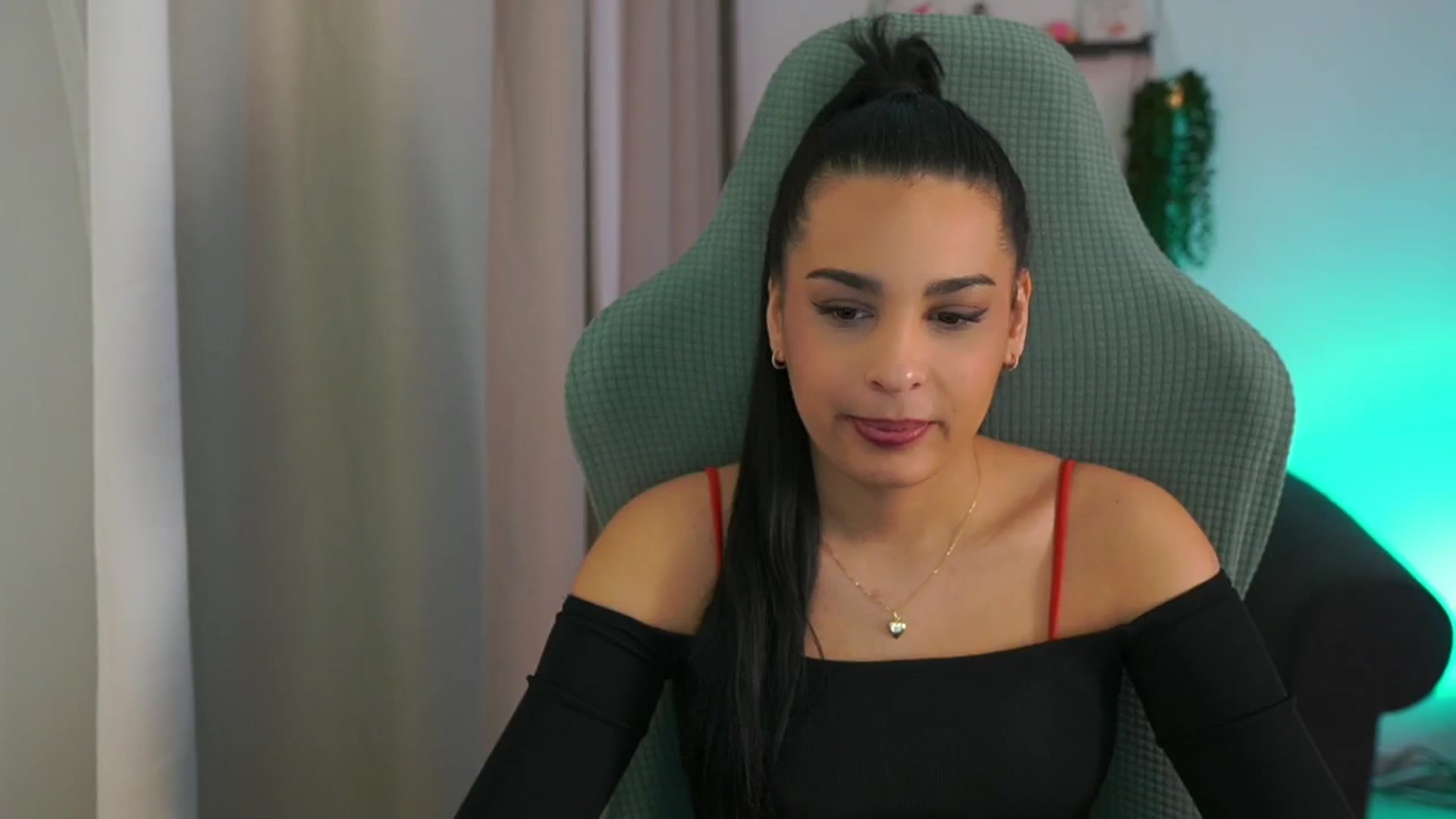 Gallery image thumbnail from Mila_denver's myfreecams stream on, 02/24/2025, 10:24 image 3 of 20