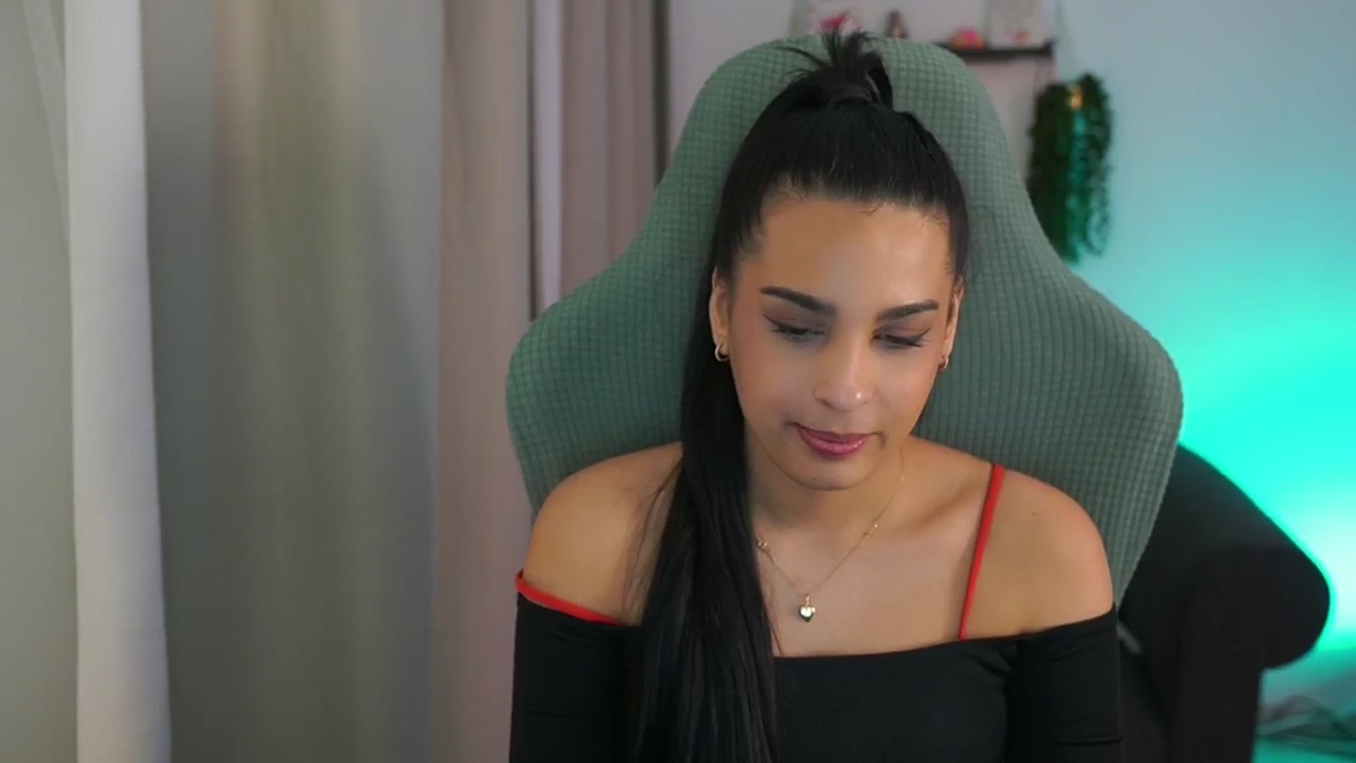 Gallery image thumbnail from Mila_denver's myfreecams stream on, 02/24/2025, 13:45 image 12 of 20