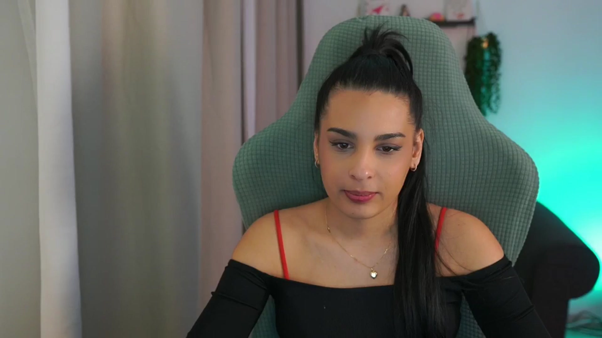 Gallery image thumbnail from Mila_denver's myfreecams stream on, 02/24/2025, 13:45 image 8 of 20