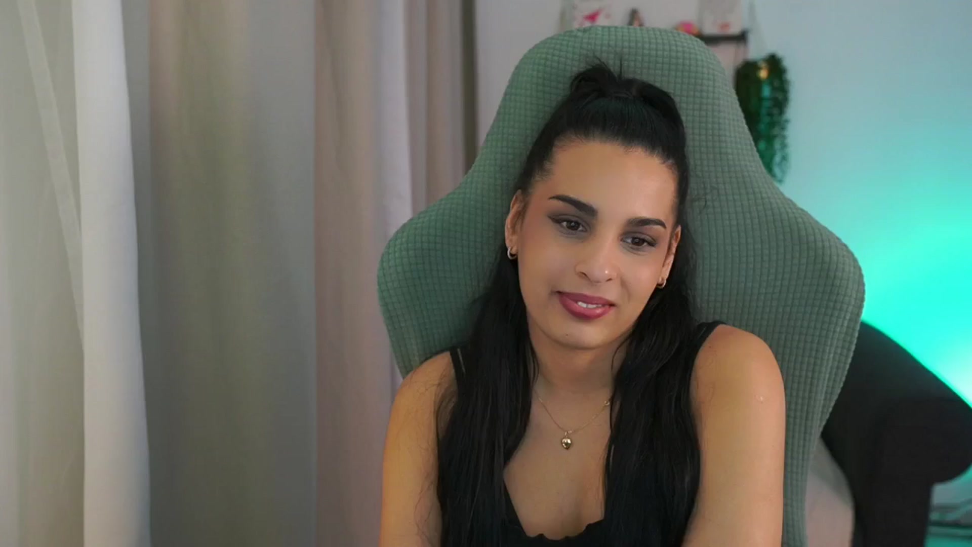 Gallery image thumbnail from Mila_denver's myfreecams stream on, 02/28/2025, 16:30 image 4 of 20