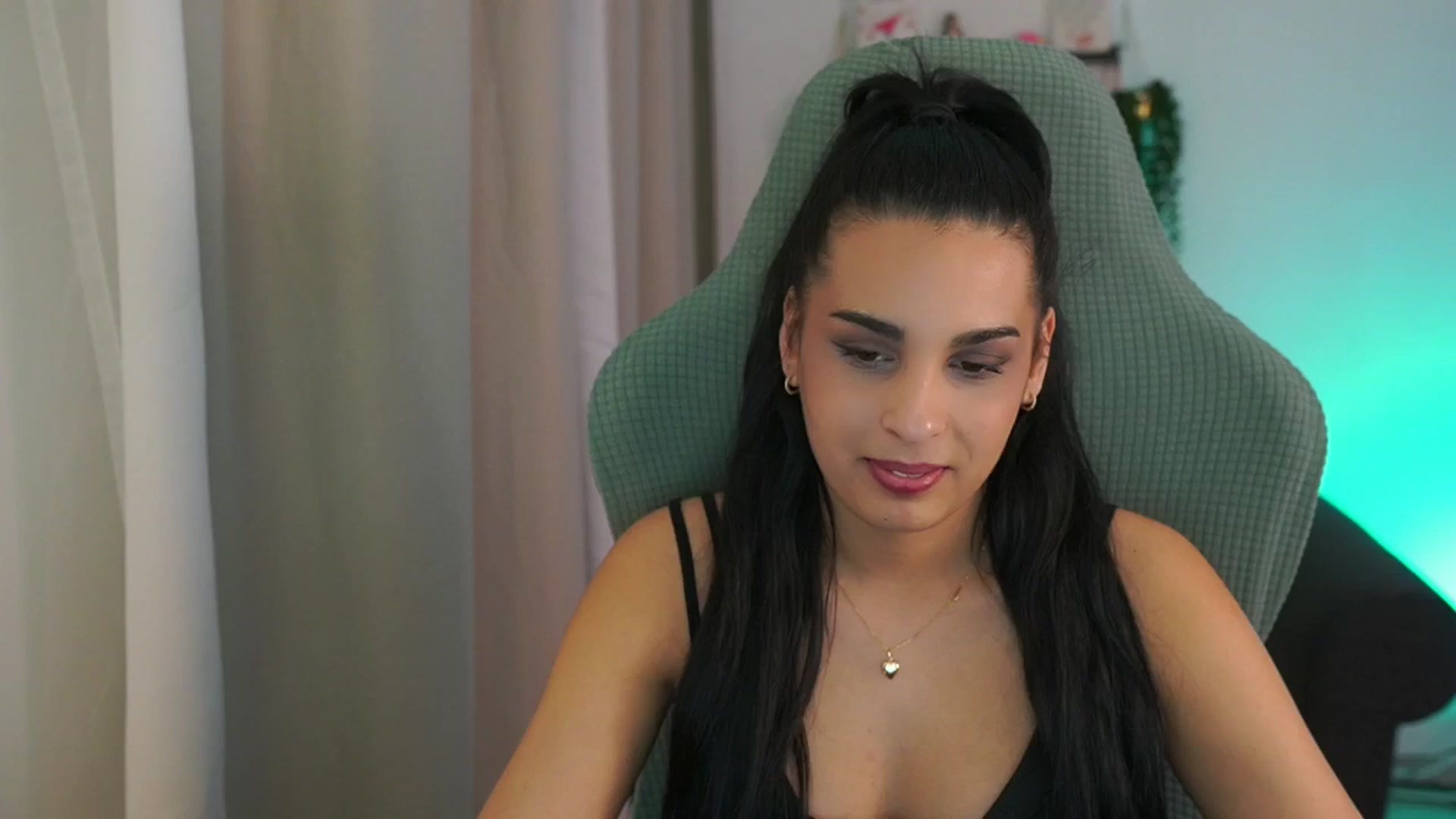 Gallery image thumbnail from Mila_denver's myfreecams stream on, 02/28/2025, 16:30 image 10 of 20