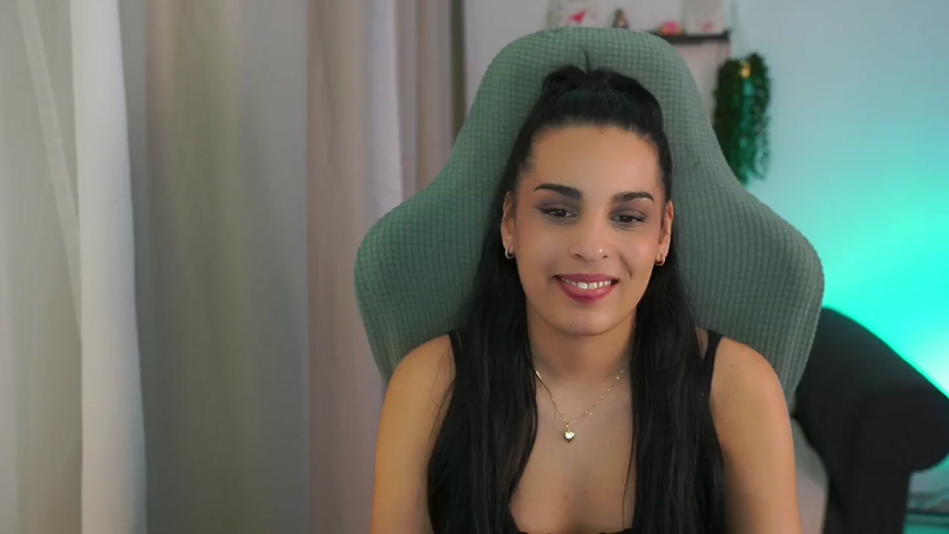 Gallery image thumbnail from Mila_denver's myfreecams stream on, 02/28/2025, 16:30 image 15 of 20